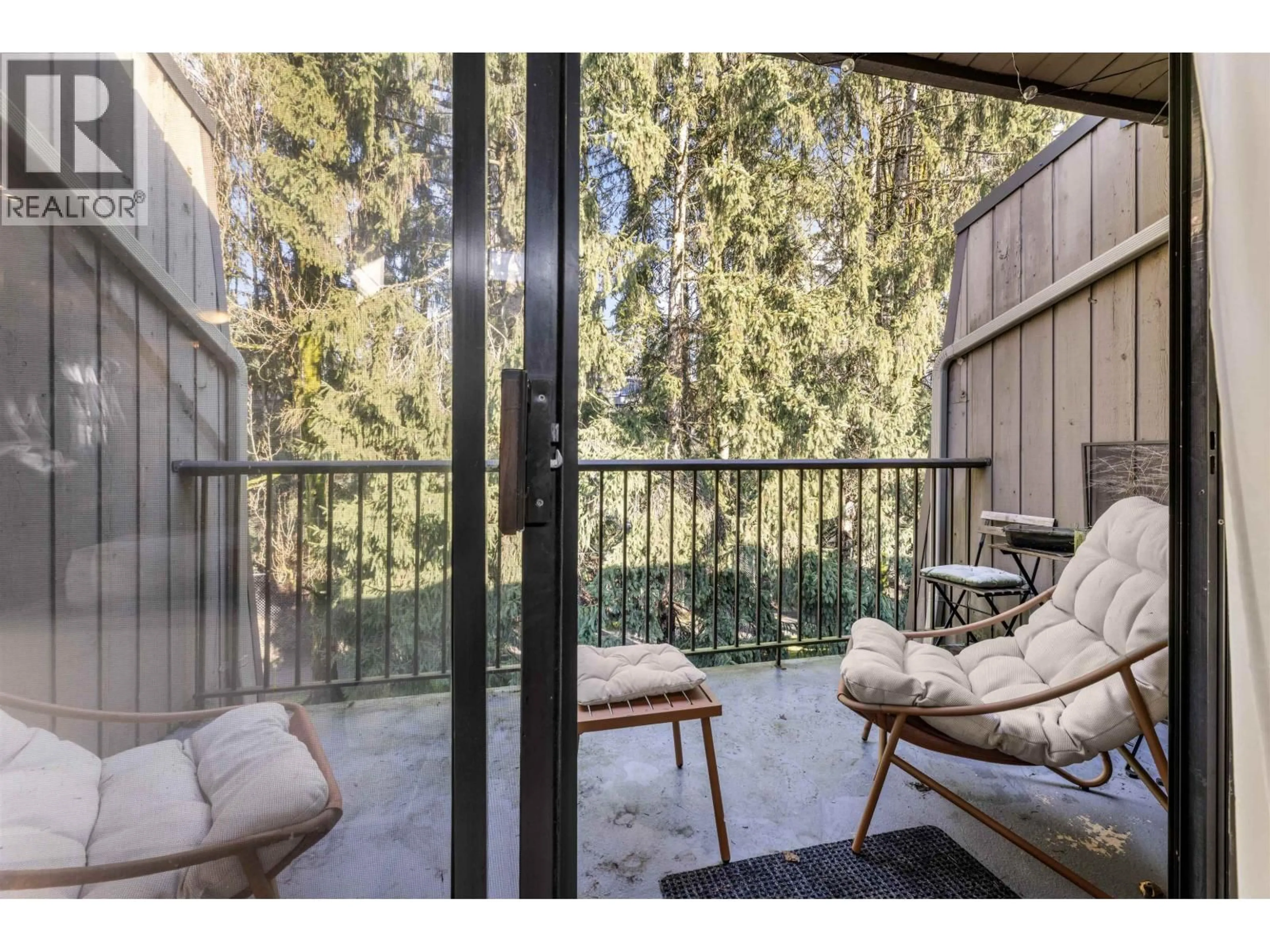 Patio, unknown for 327 - 9101 HORNE STREET, Burnaby British Columbia V3N4M3