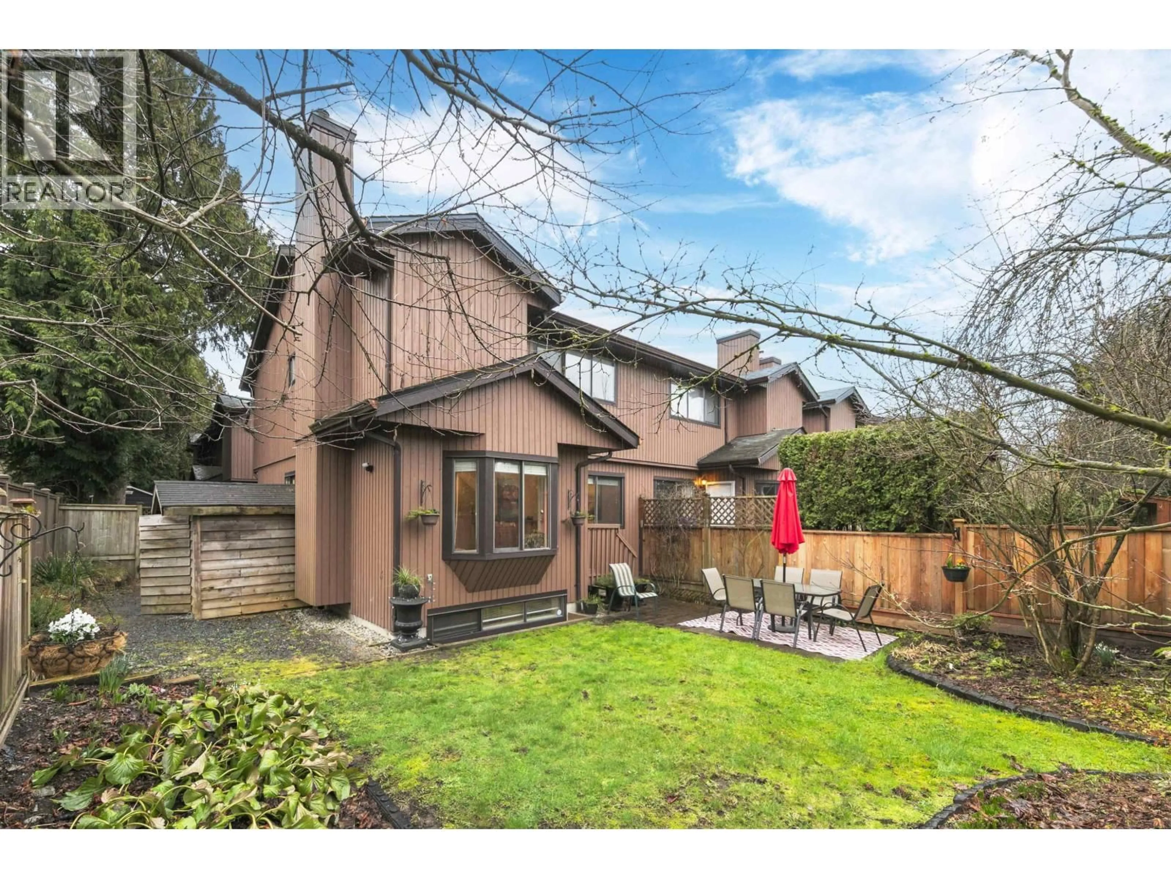 A pic from outside/outdoor area/front of a property/back of a property/a pic from drone, street for 4721 VILLAGE DRIVE, Burnaby British Columbia V5G4V7