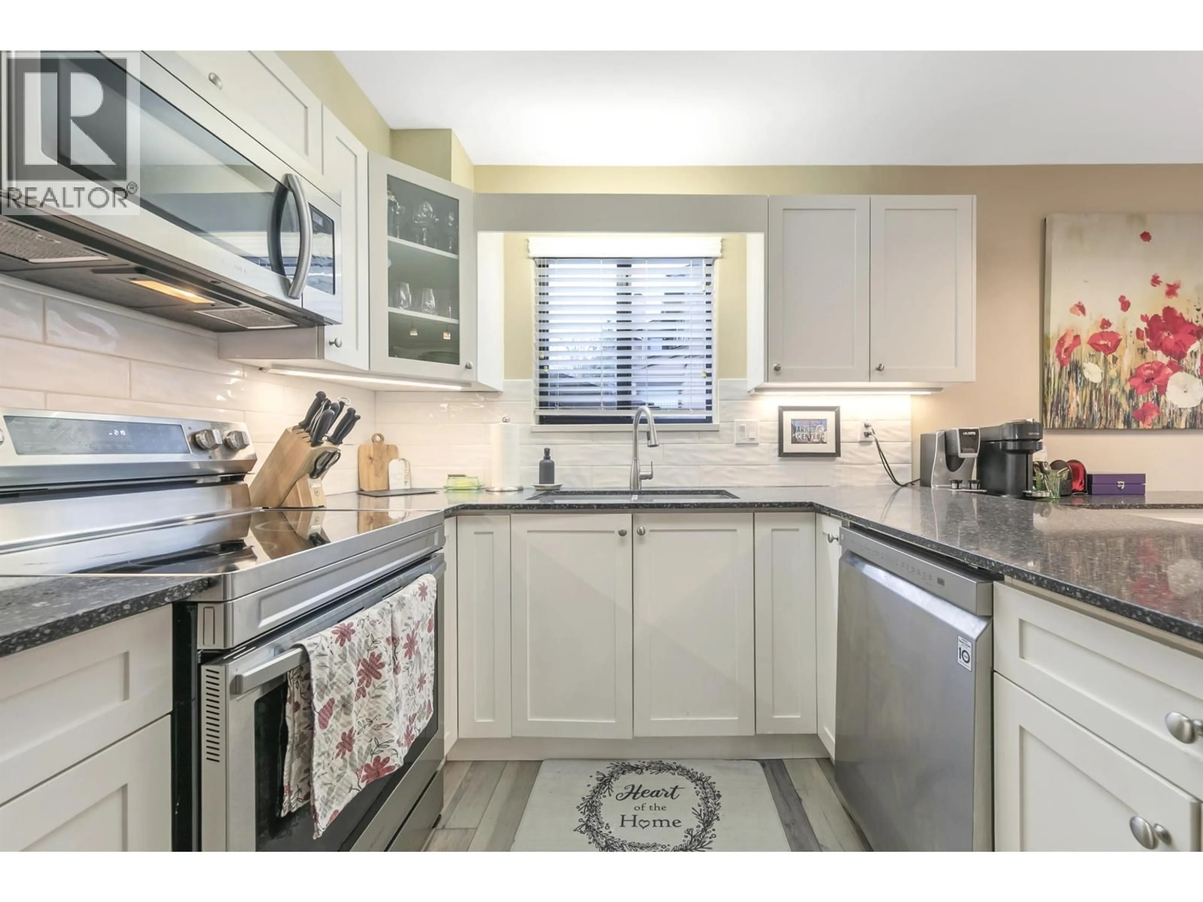 Standard kitchen, ceramic/tile floor for 4721 VILLAGE DRIVE, Burnaby British Columbia V5G4V7