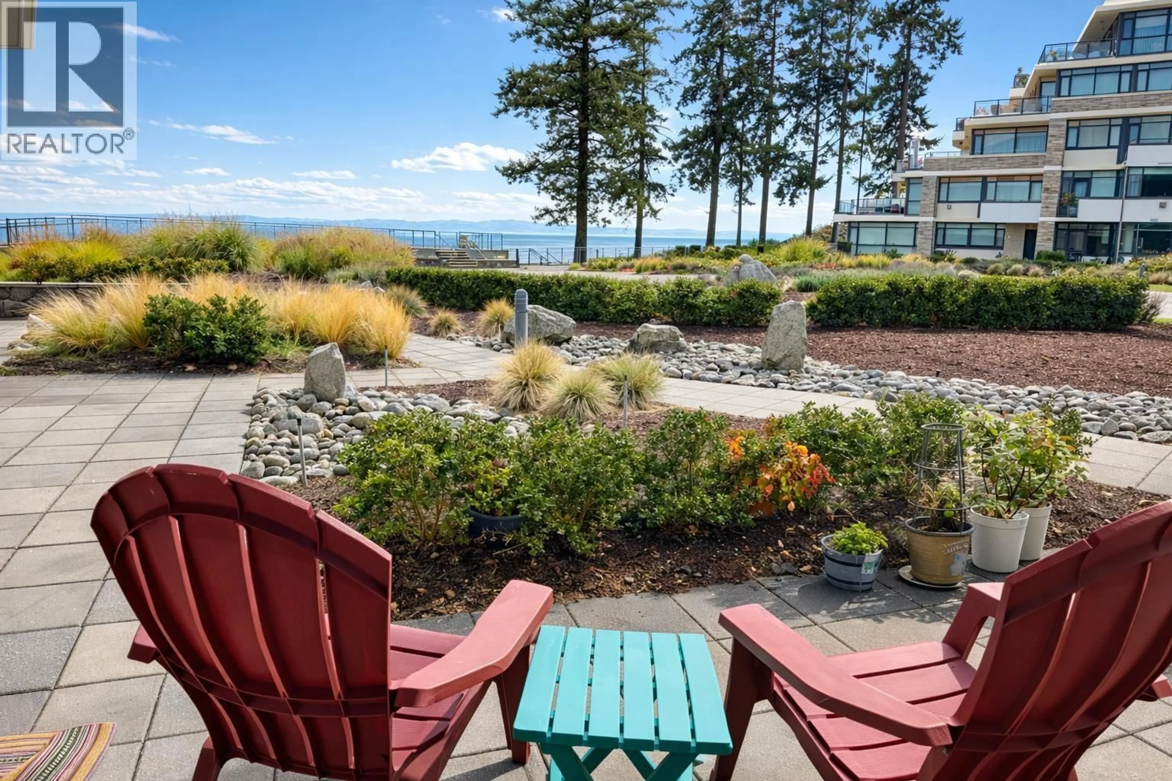 Patio, water/lake/river/ocean view for 206 - 5665 TEREDO STREET, Sechelt British Columbia V7Z0J2