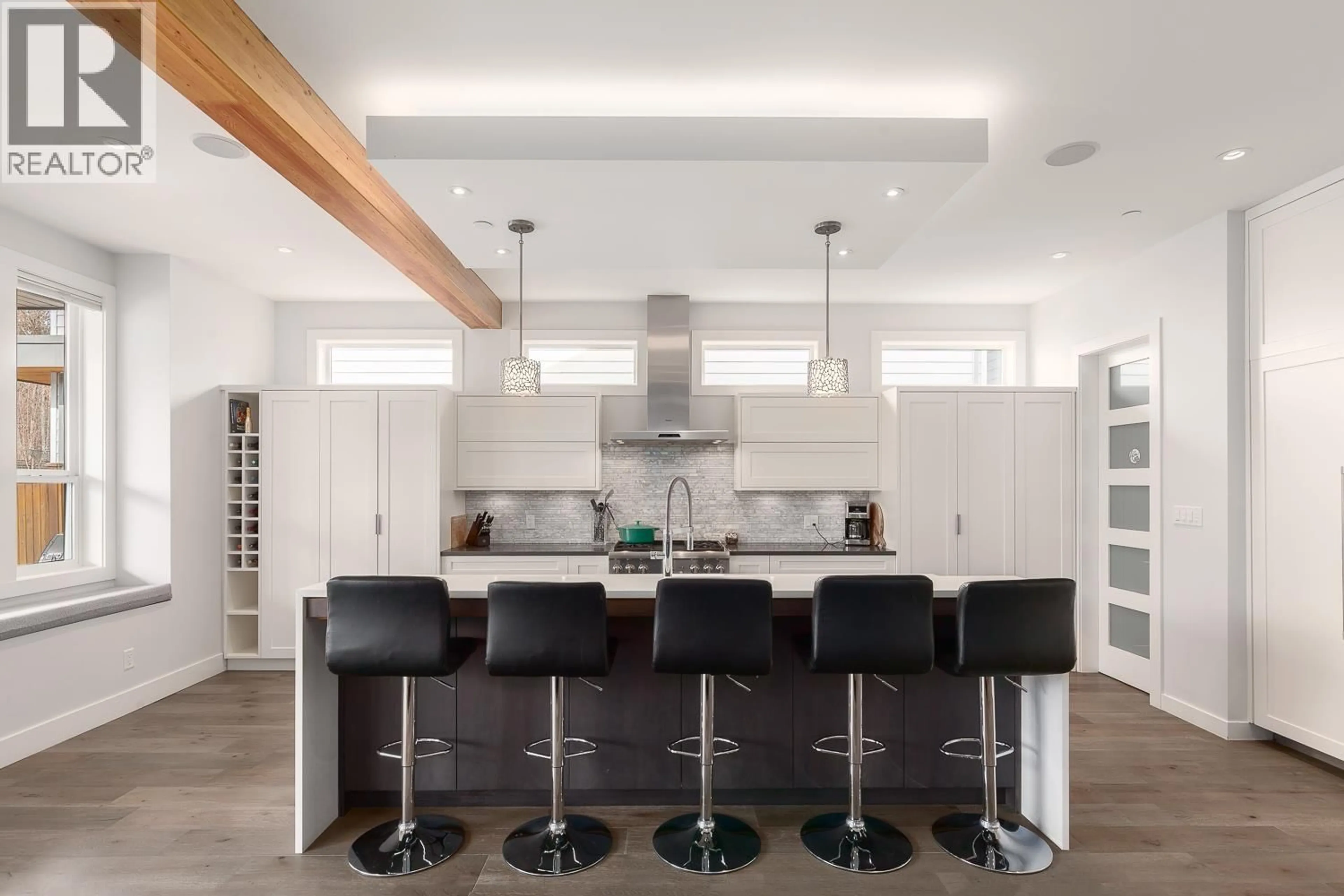 Contemporary kitchen, unknown for 40257 ARISTOTLE DRIVE, Squamish British Columbia V8B0S6