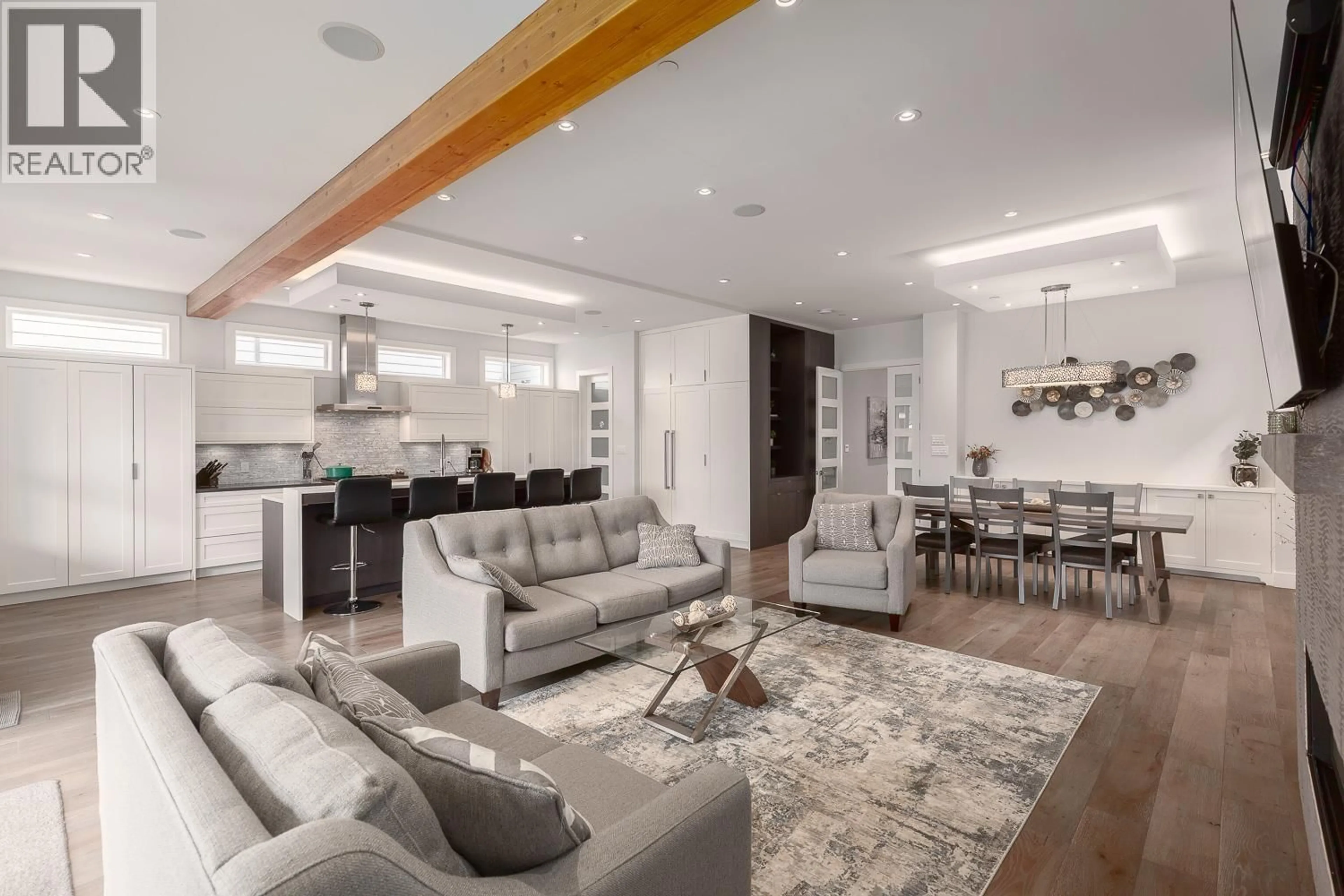 Living room with furniture, unknown for 40257 ARISTOTLE DRIVE, Squamish British Columbia V8B0S6