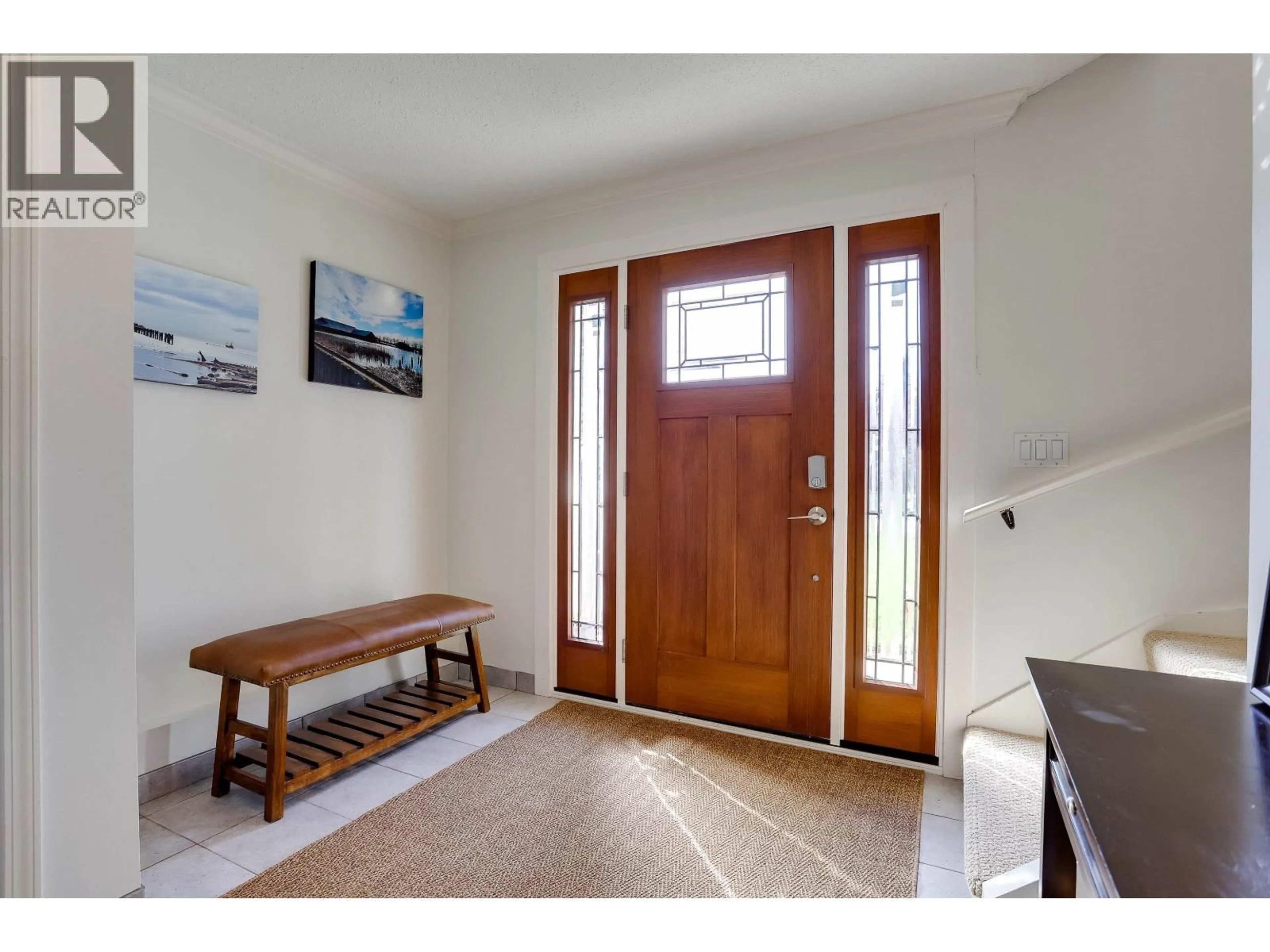 Indoor entryway for 8271 ROSEHILL DRIVE, Richmond British Columbia V7A2J6