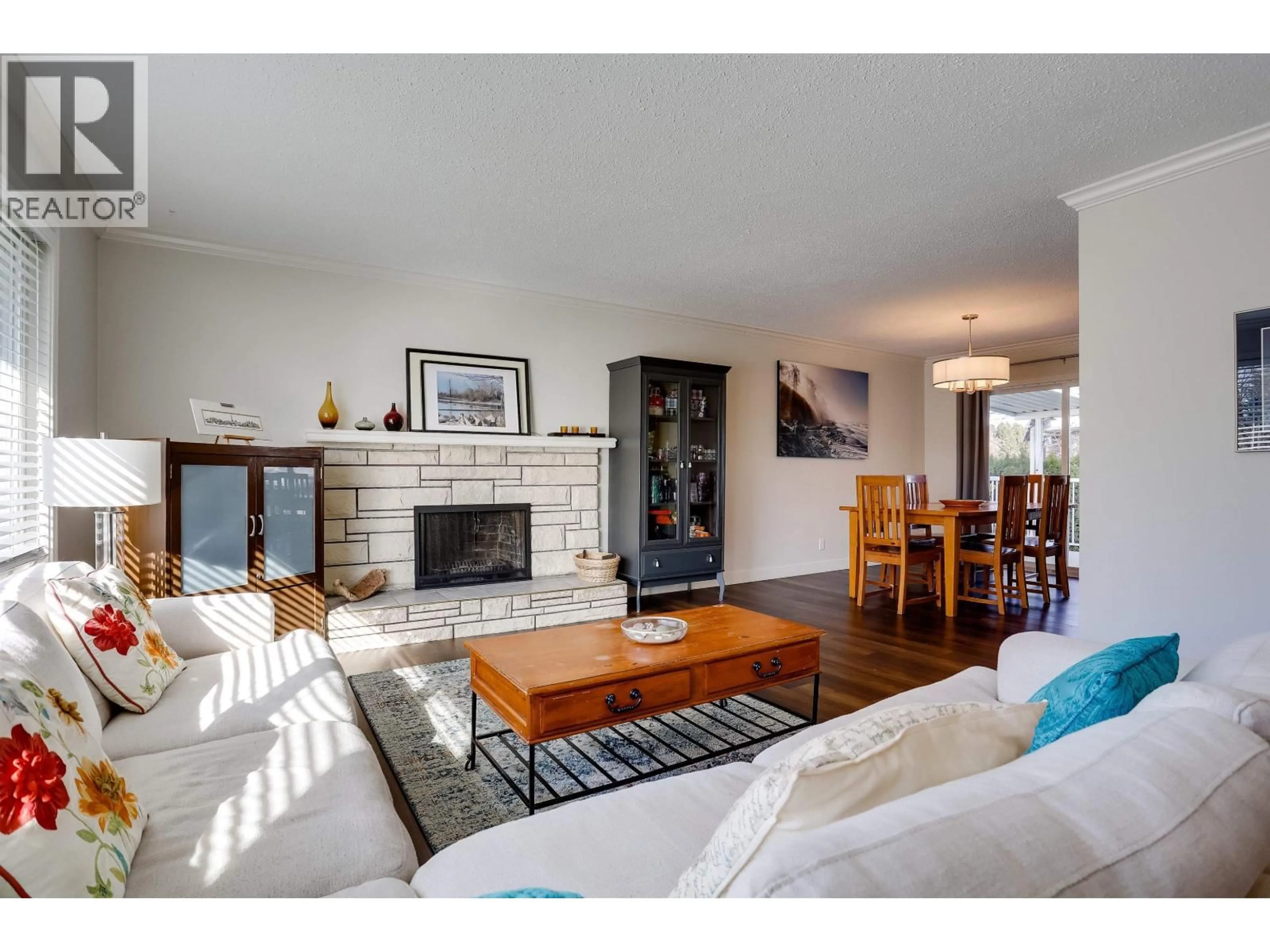 Living room with furniture, unknown for 8271 ROSEHILL DRIVE, Richmond British Columbia V7A2J6