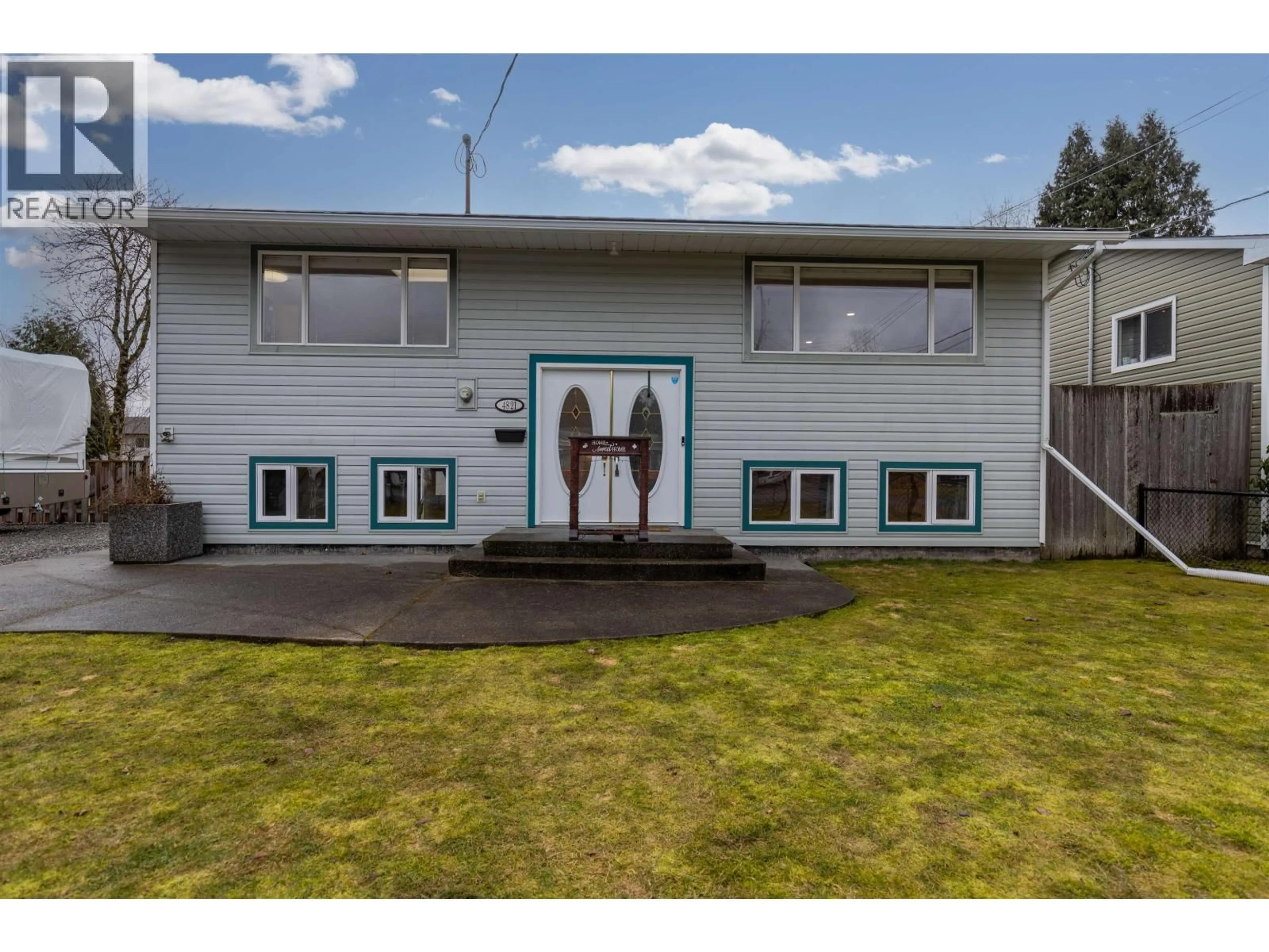 A pic from outside/outdoor area/front of a property/back of a property/a pic from drone, building for 4821 TUCK AVENUE, Terrace British Columbia V8G4L8