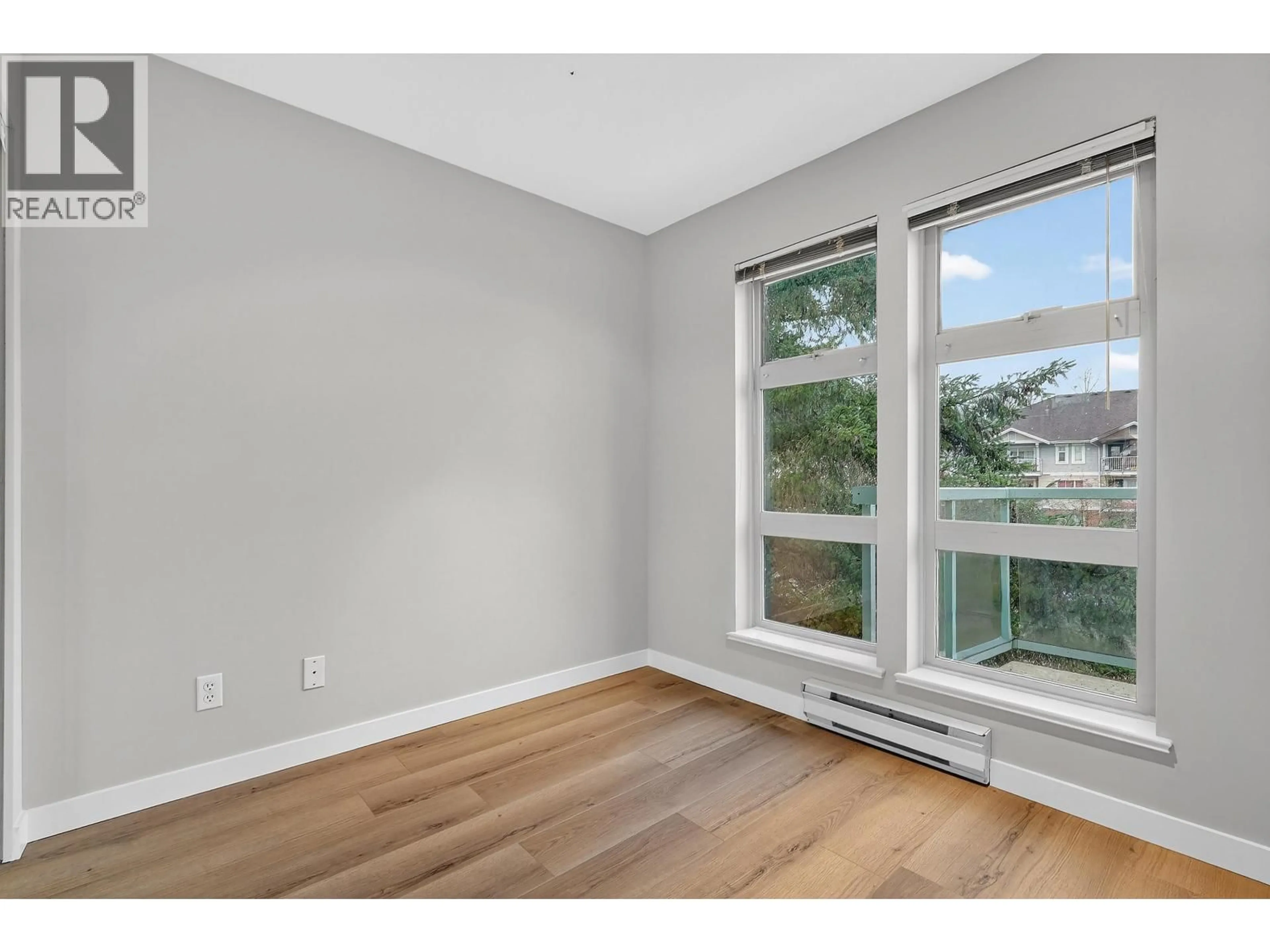 A pic of a room for 401 - 301 MAUDE ROAD, Port Moody British Columbia V3H5B1