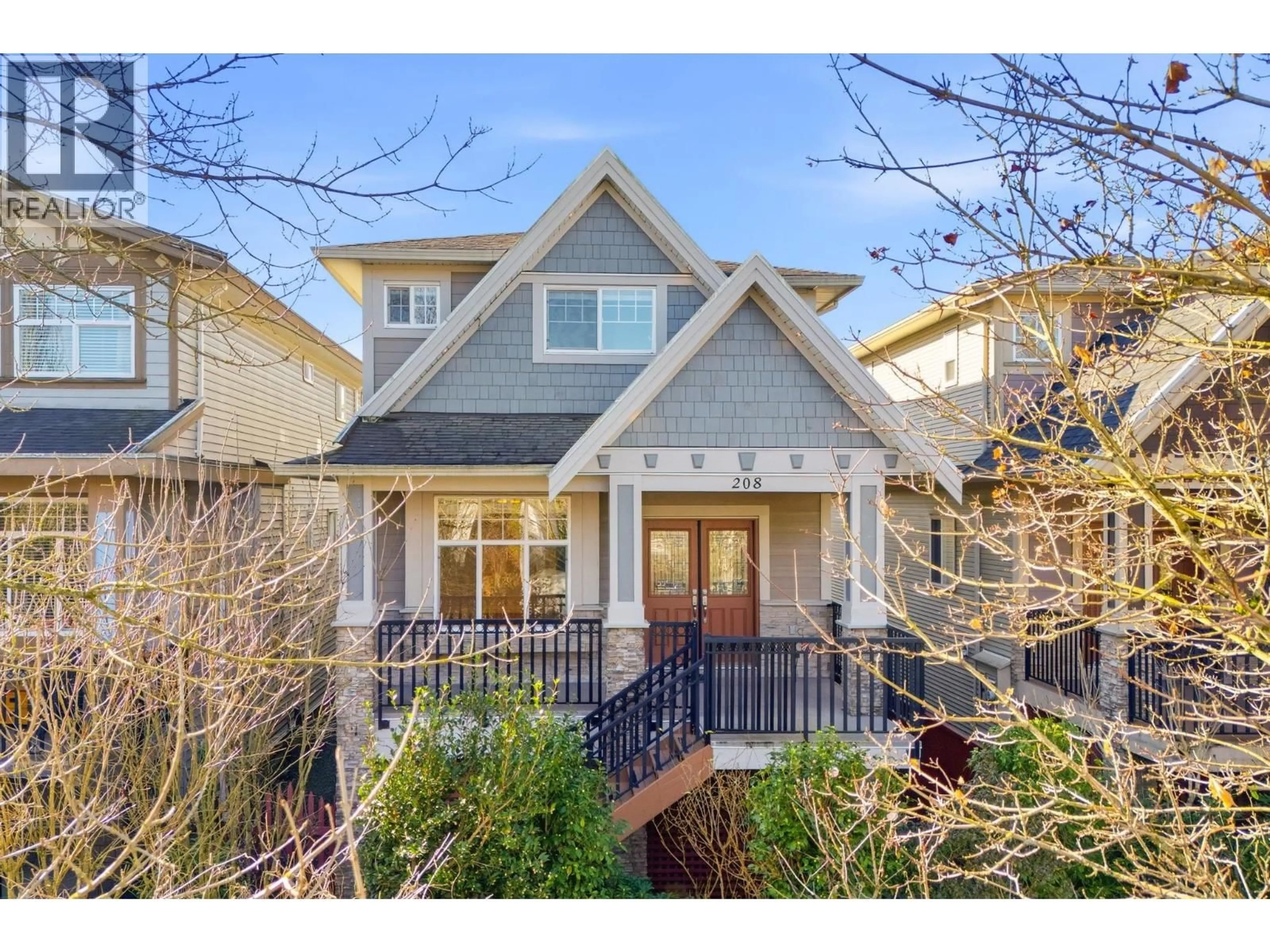 Home with vinyl exterior material, street for 208 HUME STREET, New Westminster British Columbia V3M5N5