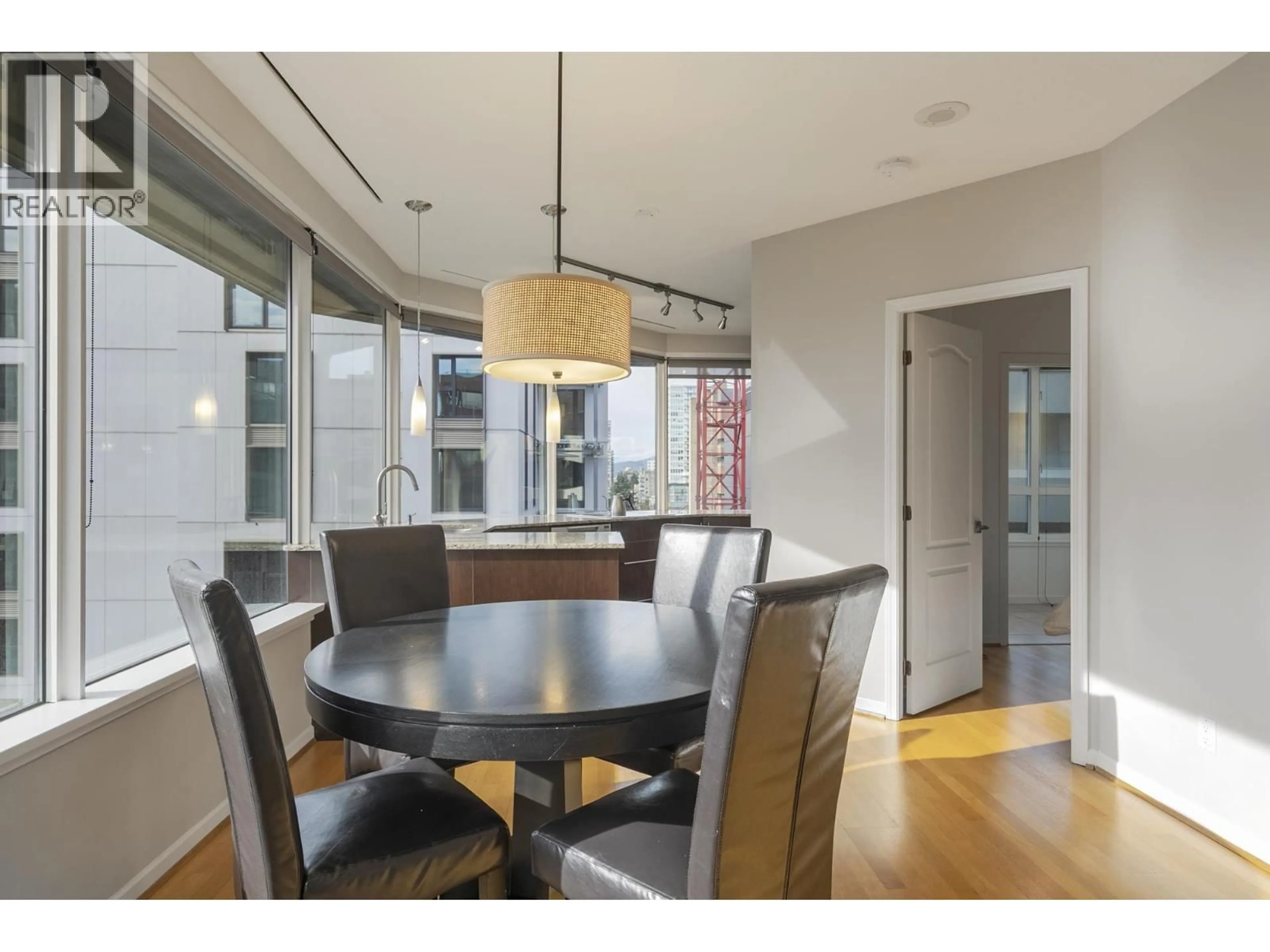 Dining room, wood/laminate floor for 907 - 1177 HORNBY STREET, Vancouver British Columbia V6Z2E9