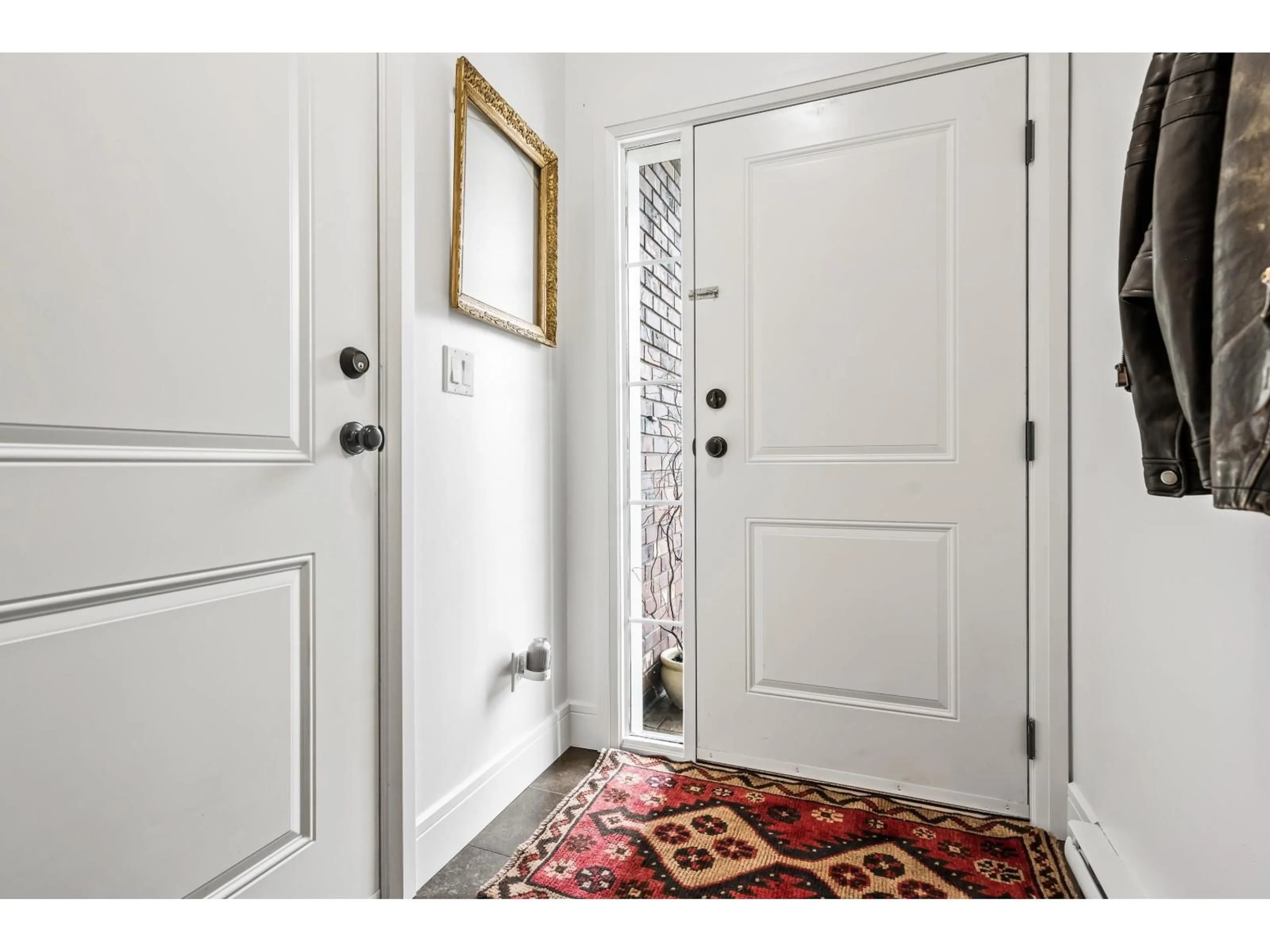 Indoor entryway for 30 - 45390 VEDDER MOUNTAIN ROAD, Cultus Lake British Columbia V2R0P6