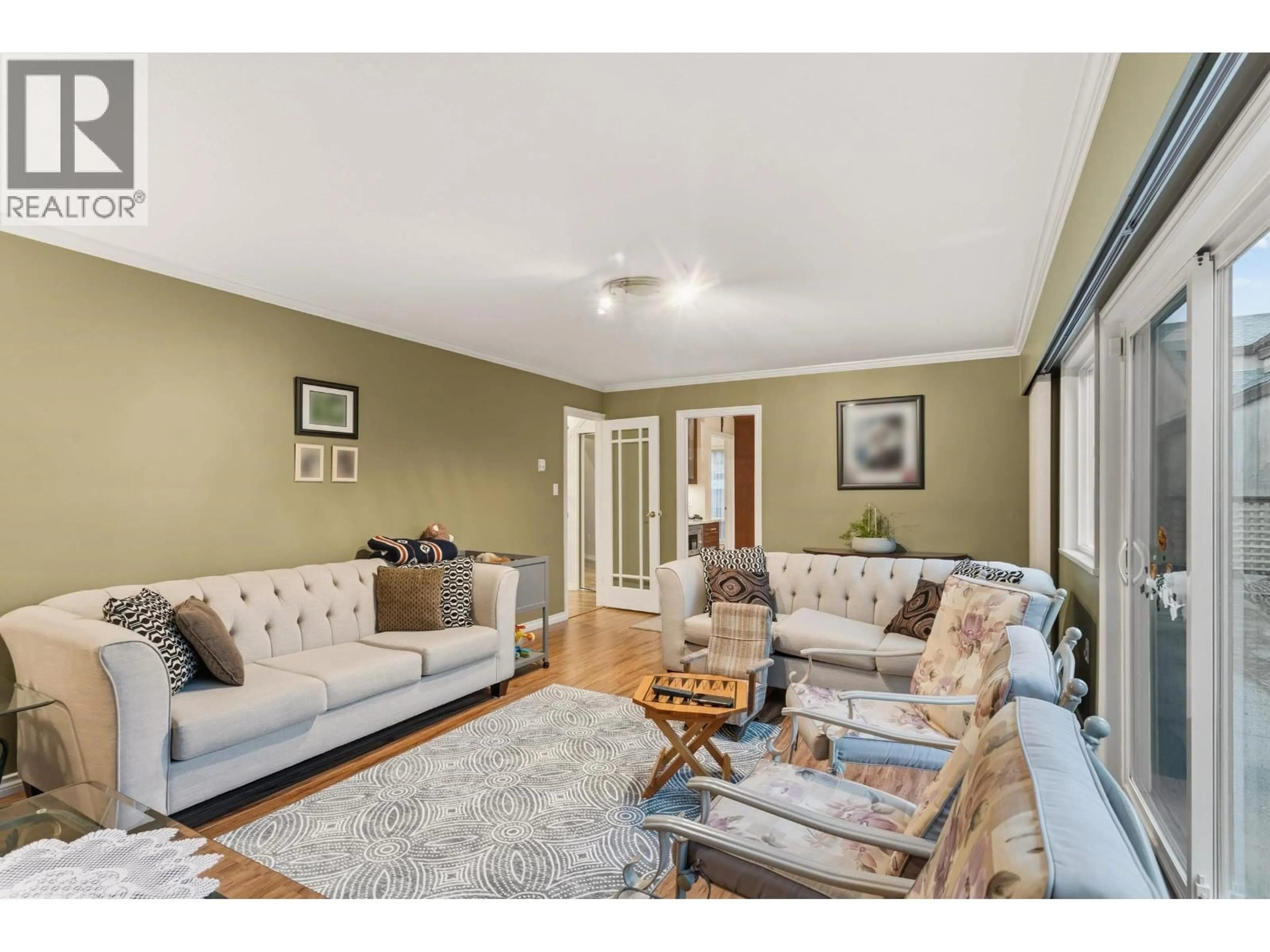 Living room with furniture, unknown for 4729 CANADA WAY, Burnaby British Columbia V5G1L3