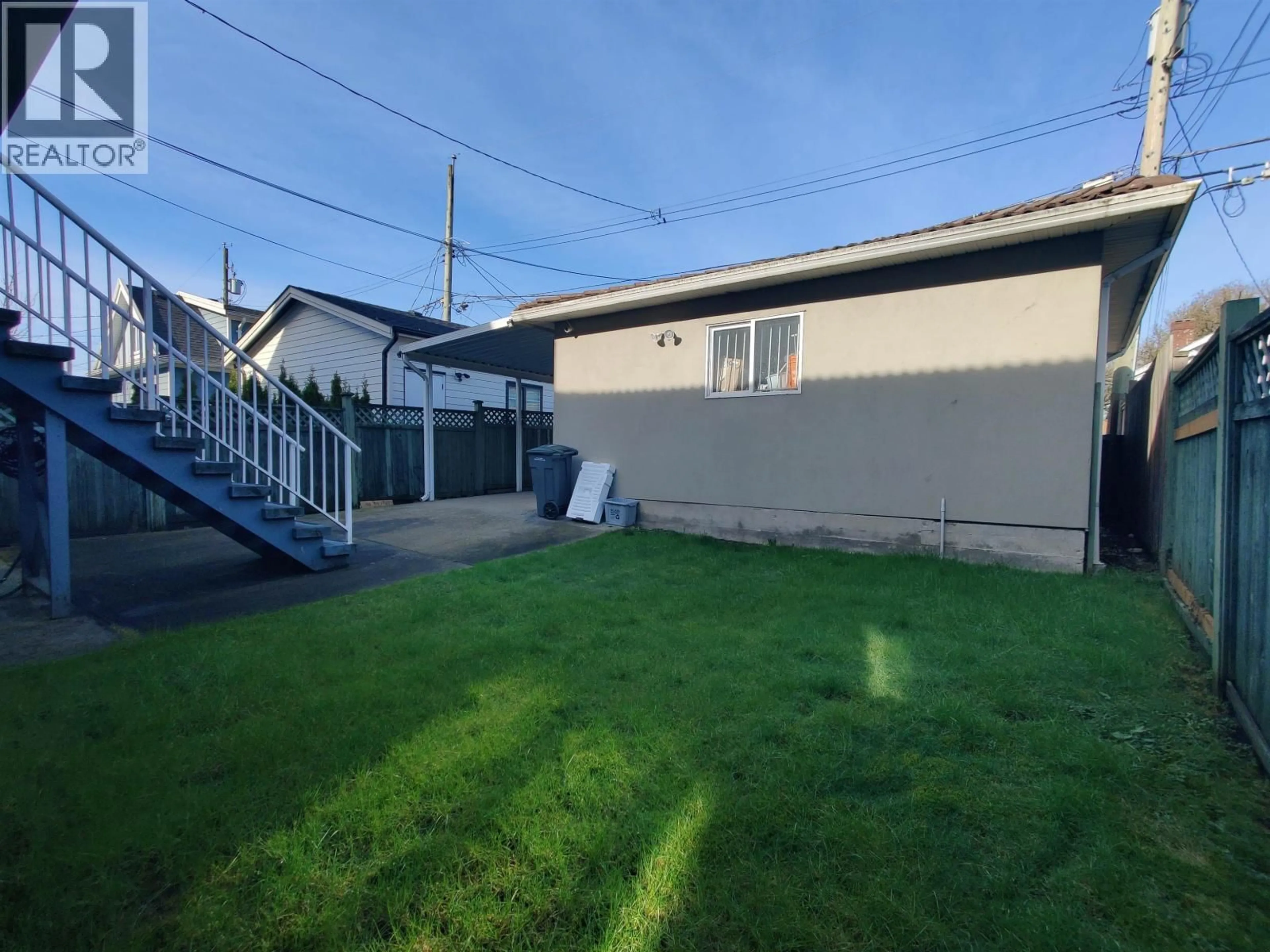 A pic from outside/outdoor area/front of a property/back of a property/a pic from drone, street for 3461 WILLIAM STREET, Vancouver British Columbia V5K2Z5