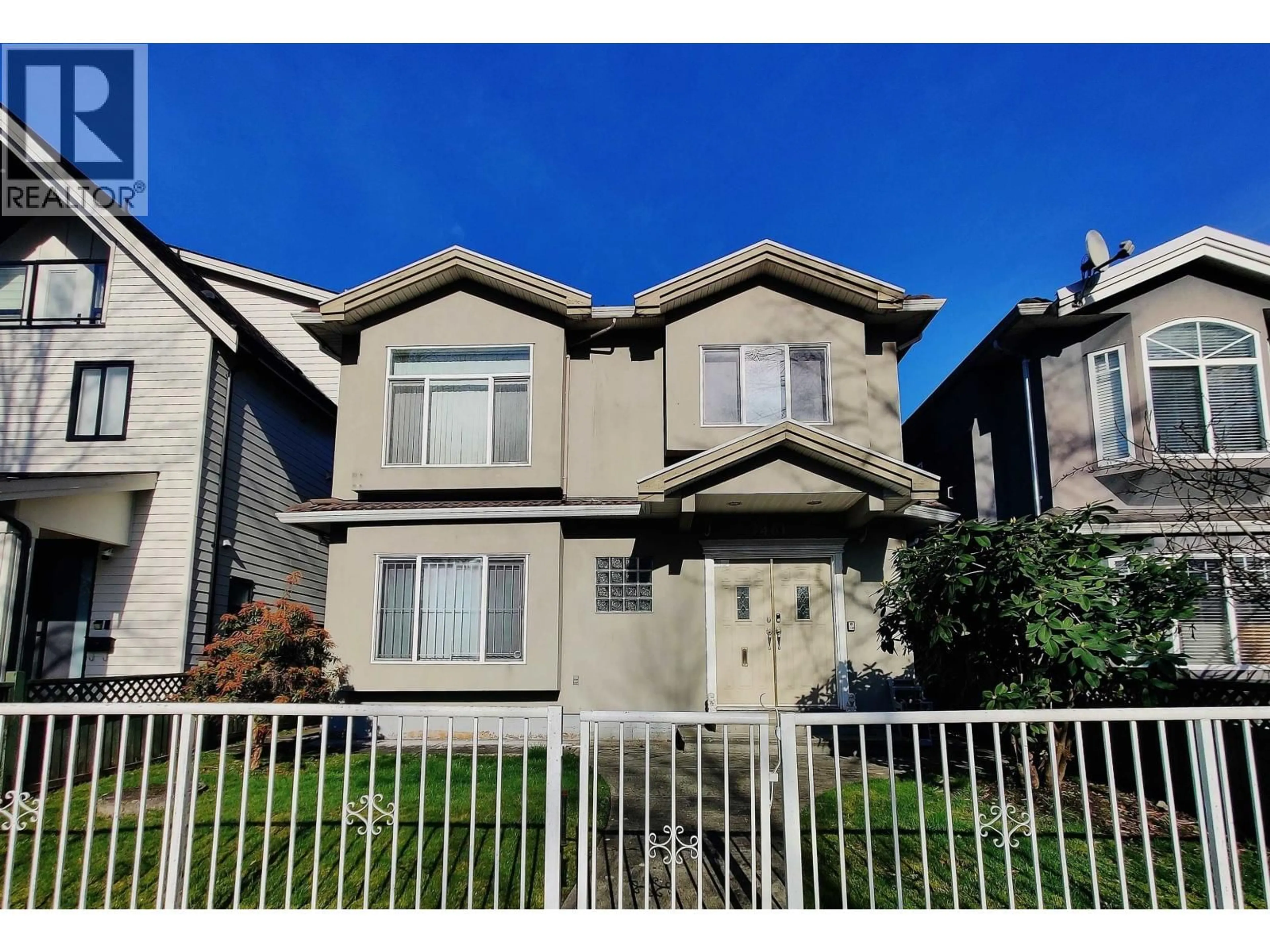 Home with vinyl exterior material, street for 3461 WILLIAM STREET, Vancouver British Columbia V5K2Z5