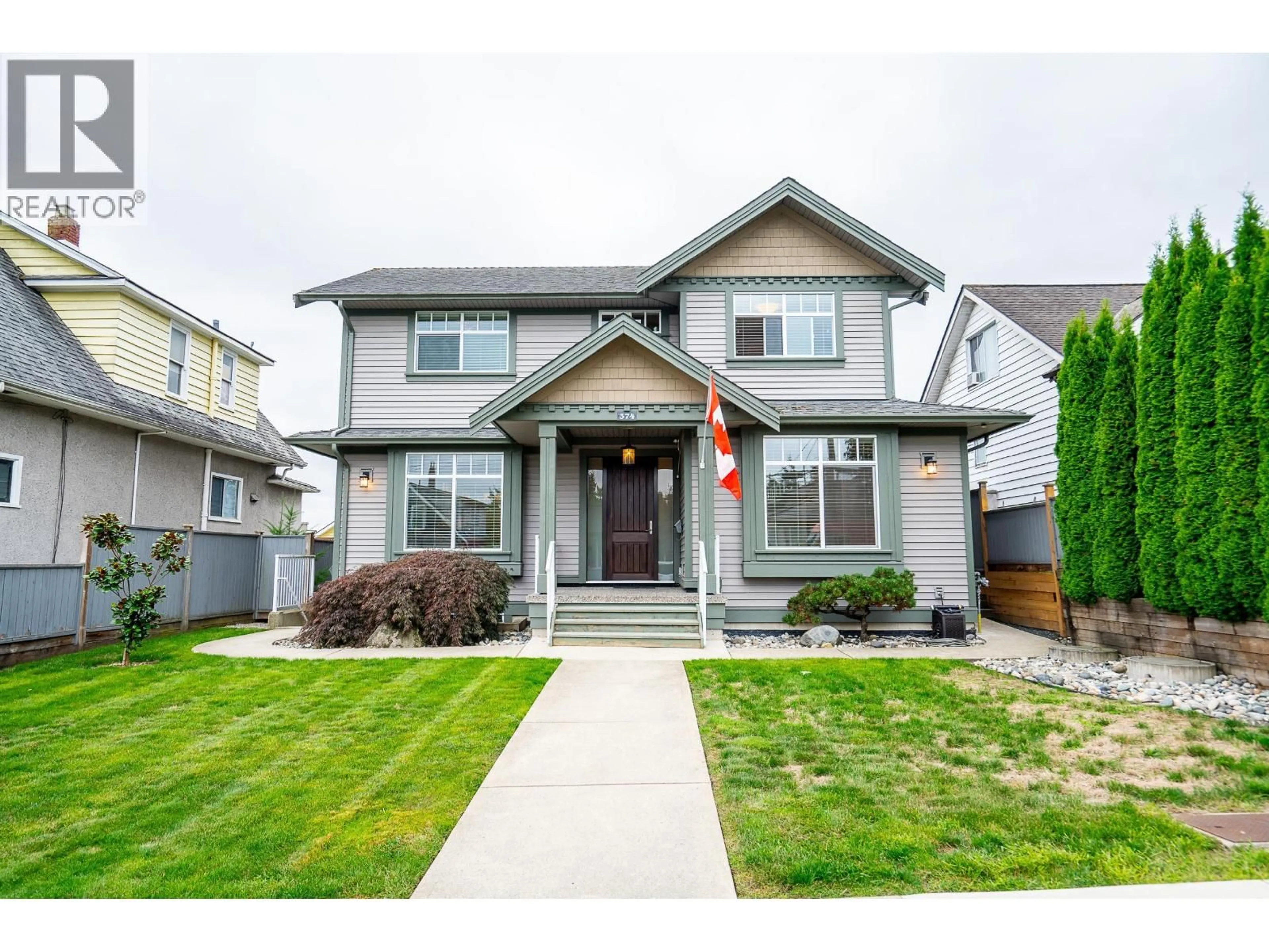Home with vinyl exterior material, street for 374 SIMPSON STREET, New Westminster British Columbia V3L3J9