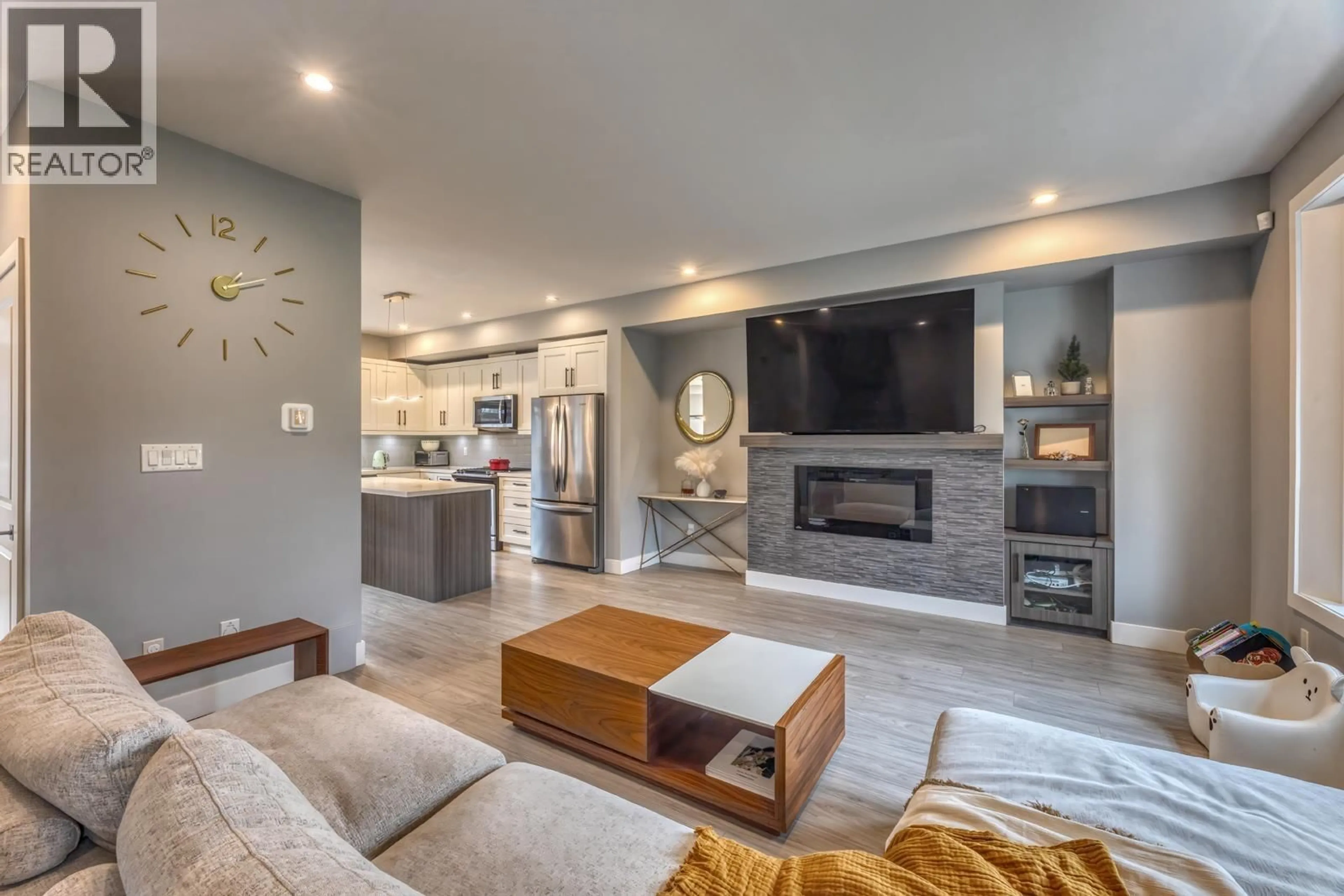 Living room with furniture, unknown for 104 - 1392 TRAFALGAR STREET, Coquitlam British Columbia V3E0H5