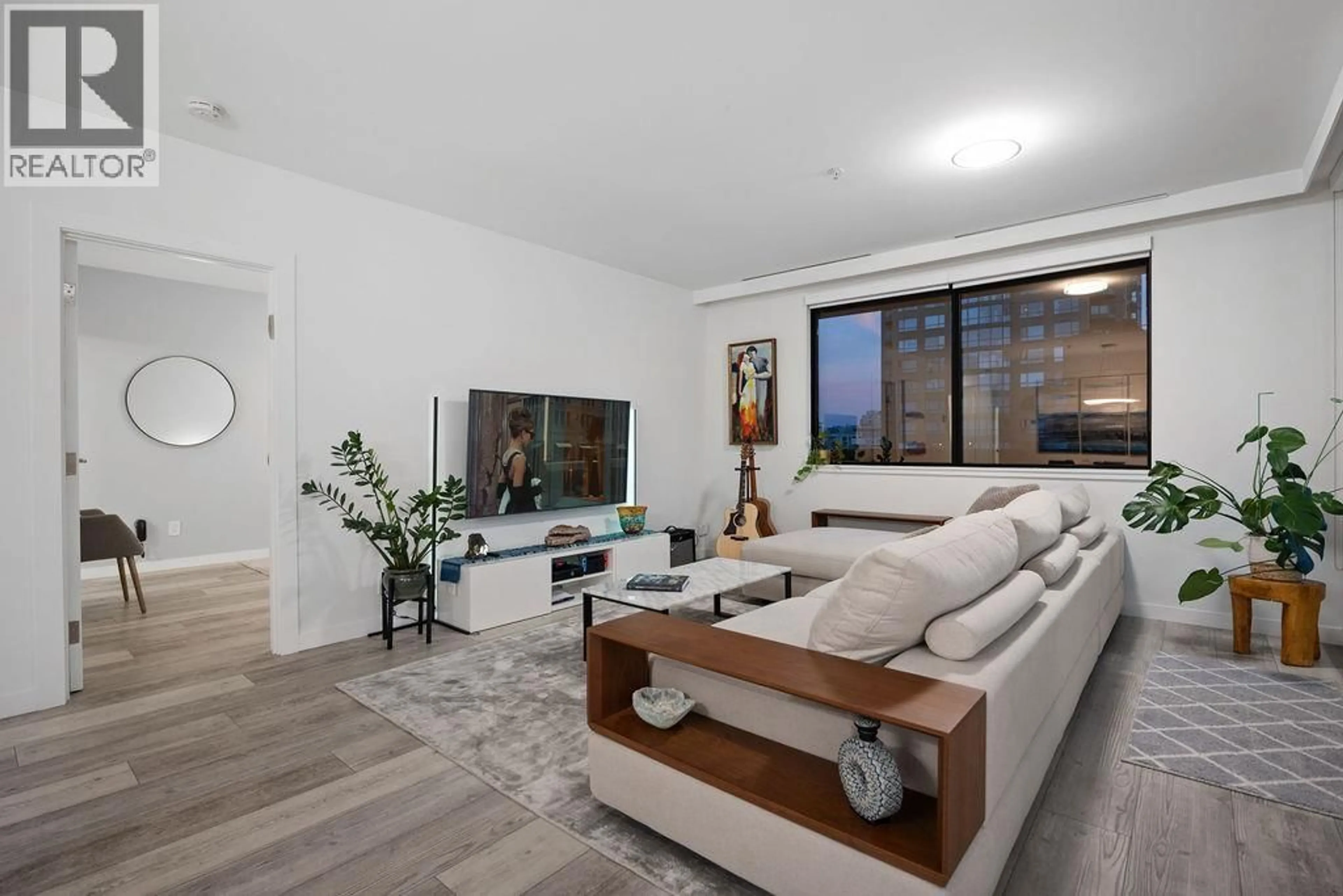 Living room with furniture, unknown for 1007 - 1177 HORNBY STREET, Vancouver British Columbia V6Z2E9