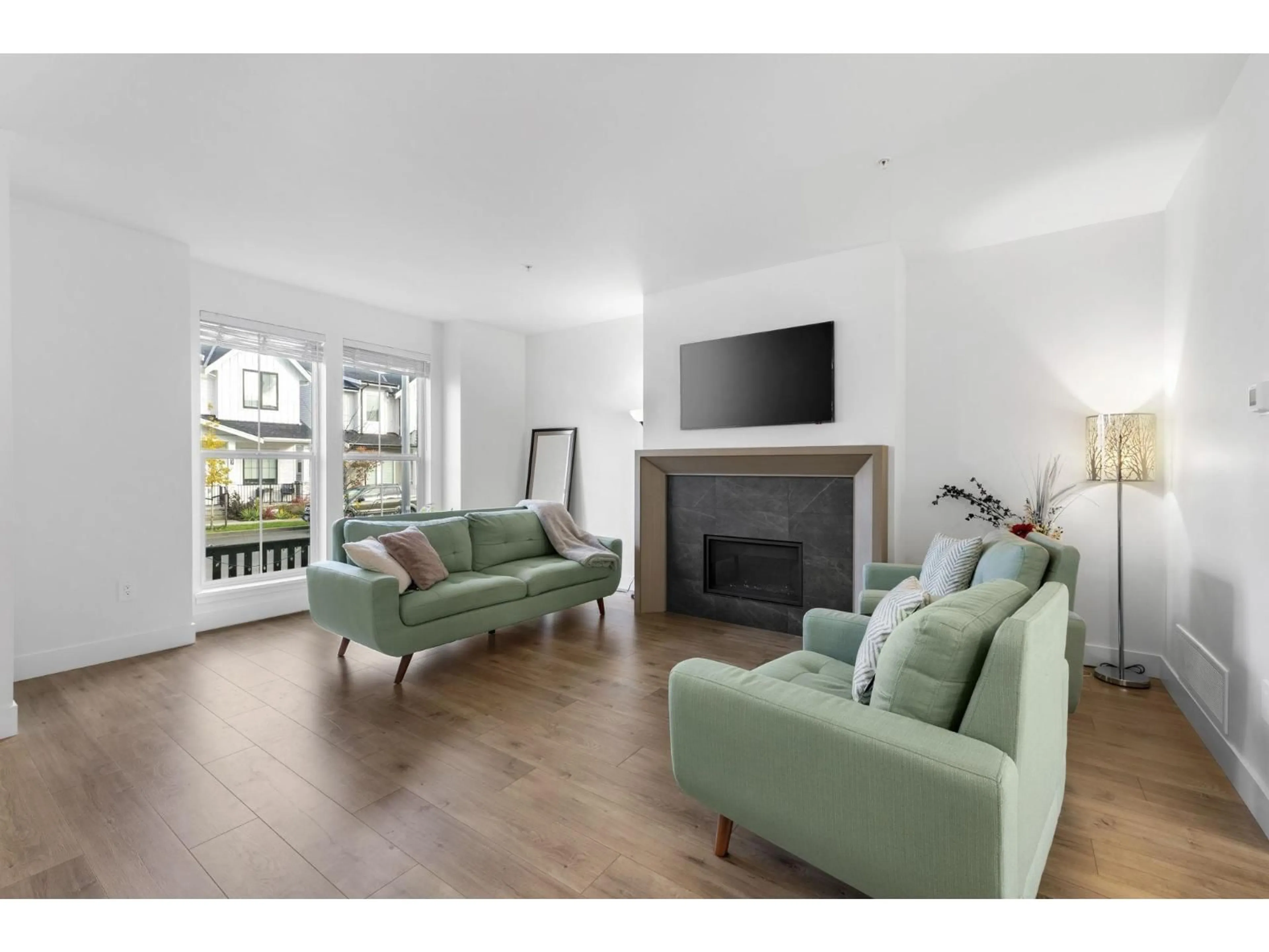 Living room with furniture, unknown for 19656 75A AVENUE, Langley British Columbia V2Y3T2