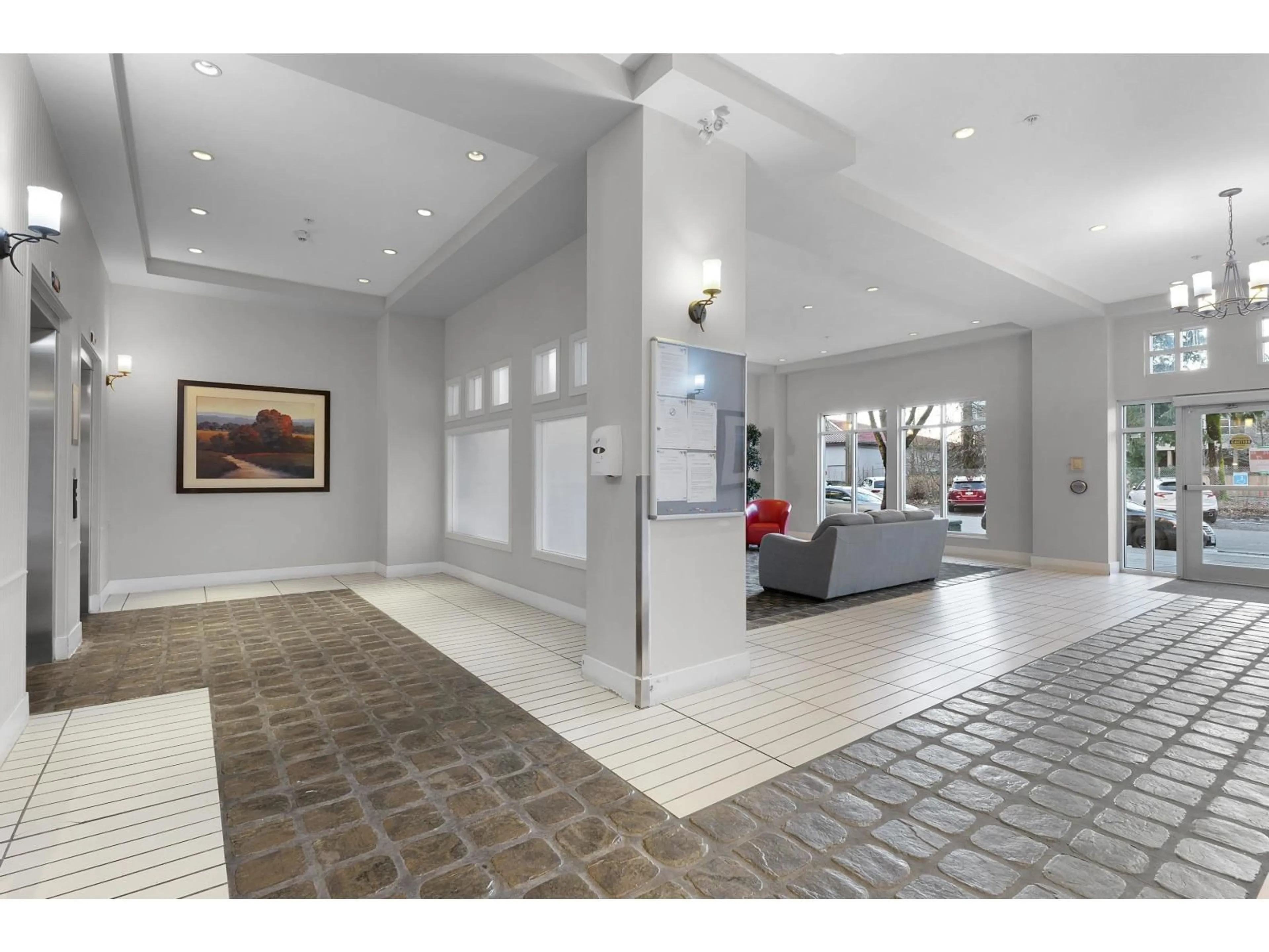 Indoor foyer for 318 - 10180 153 STREET, Surrey British Columbia V3R0B5