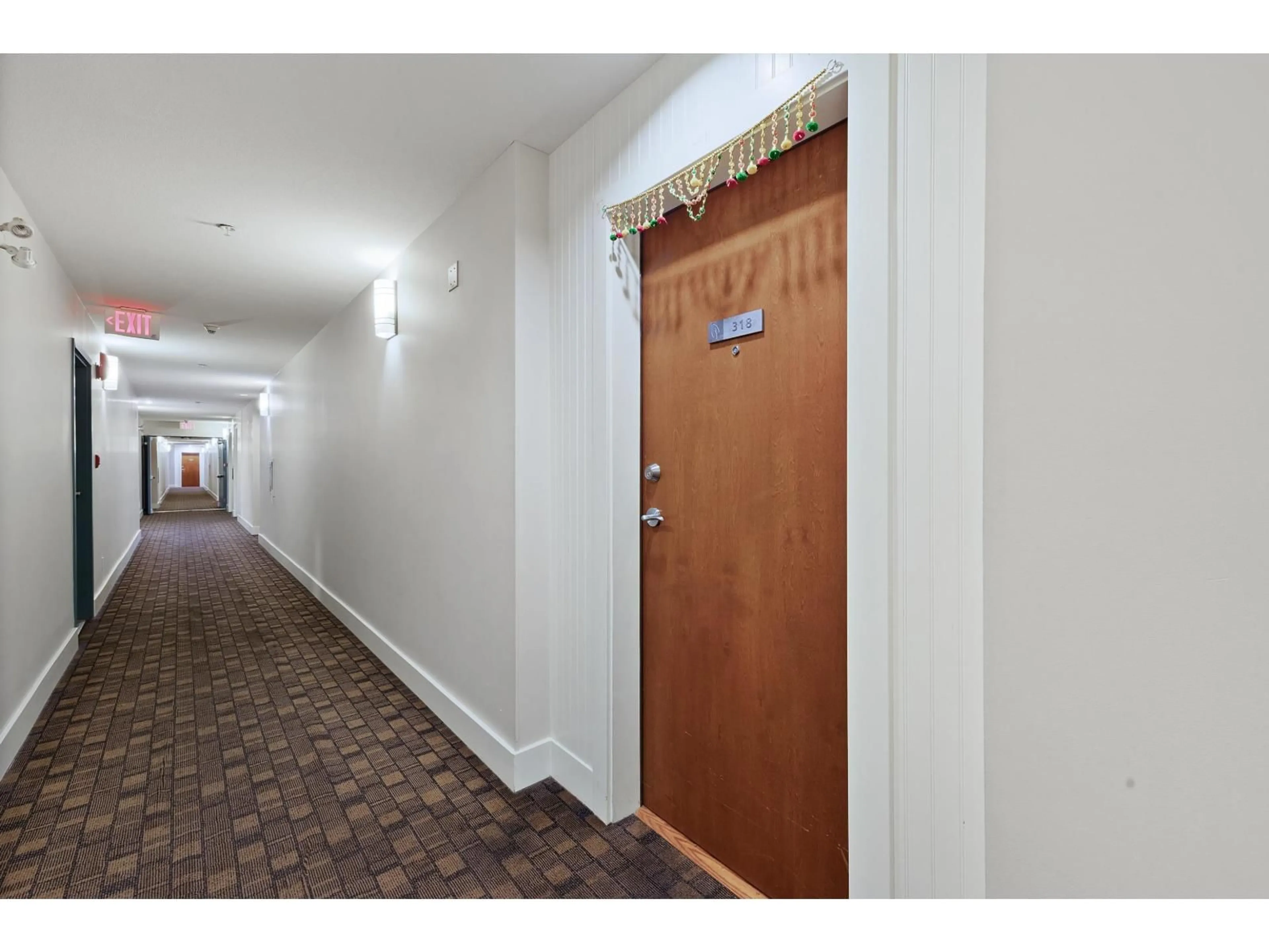 Indoor foyer for 318 - 10180 153 STREET, Surrey British Columbia V3R0B5