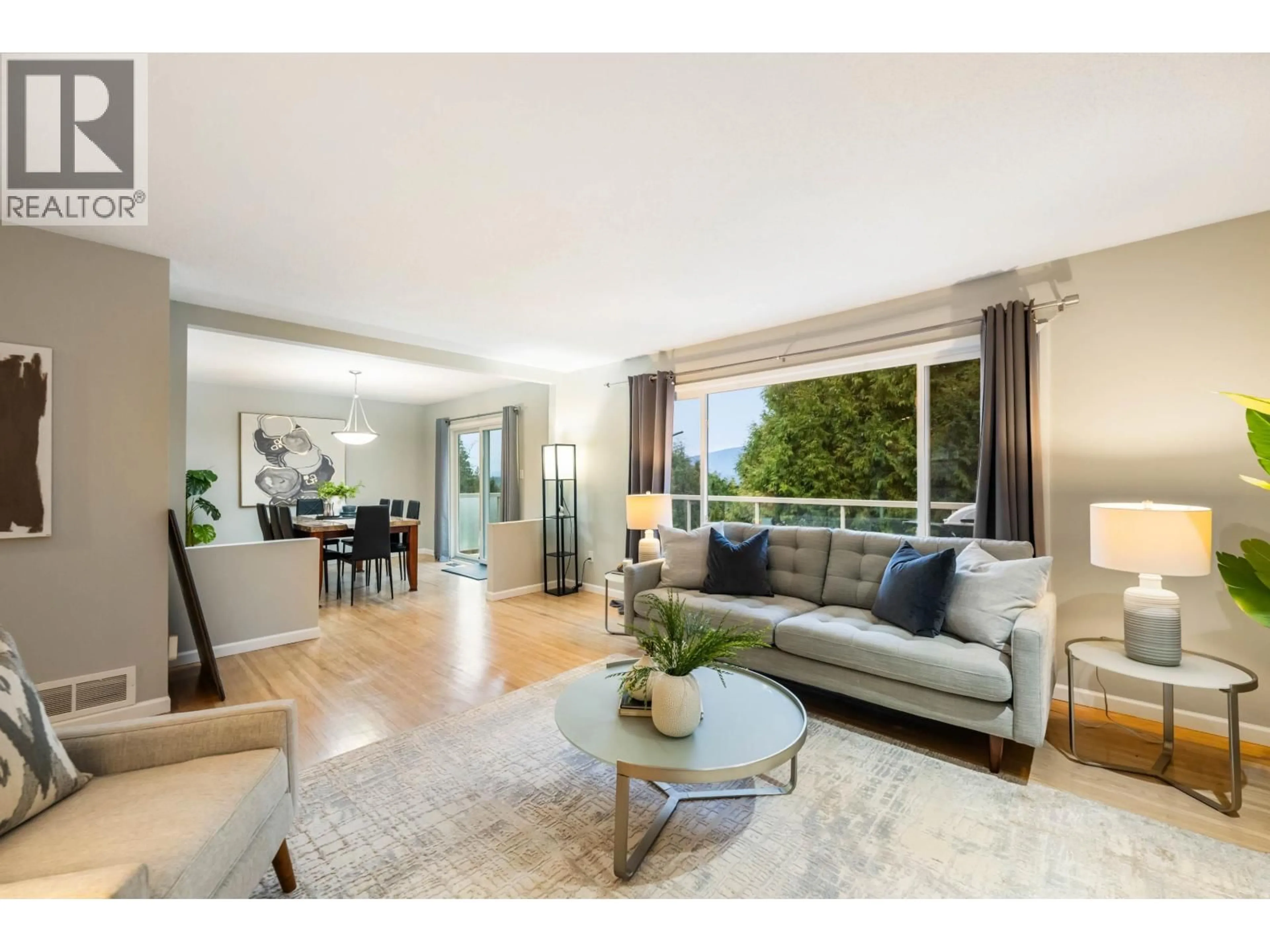 Living room with furniture, wood/laminate floor for 921 BAKER DRIVE, Coquitlam British Columbia V3J6X3