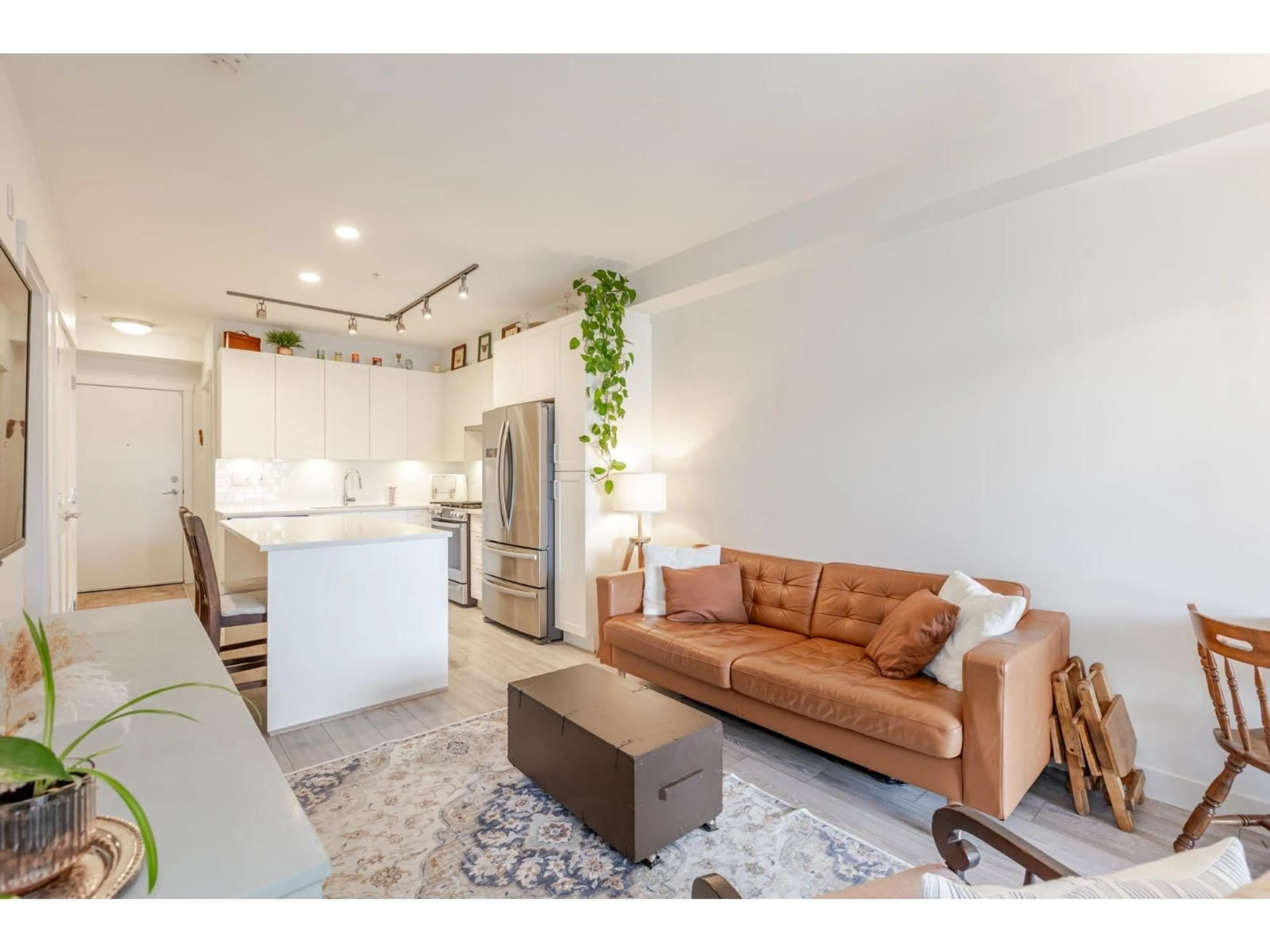 Living room with furniture, unknown for 303 - 20673 78 AVENUE, Langley British Columbia V2Y3K1