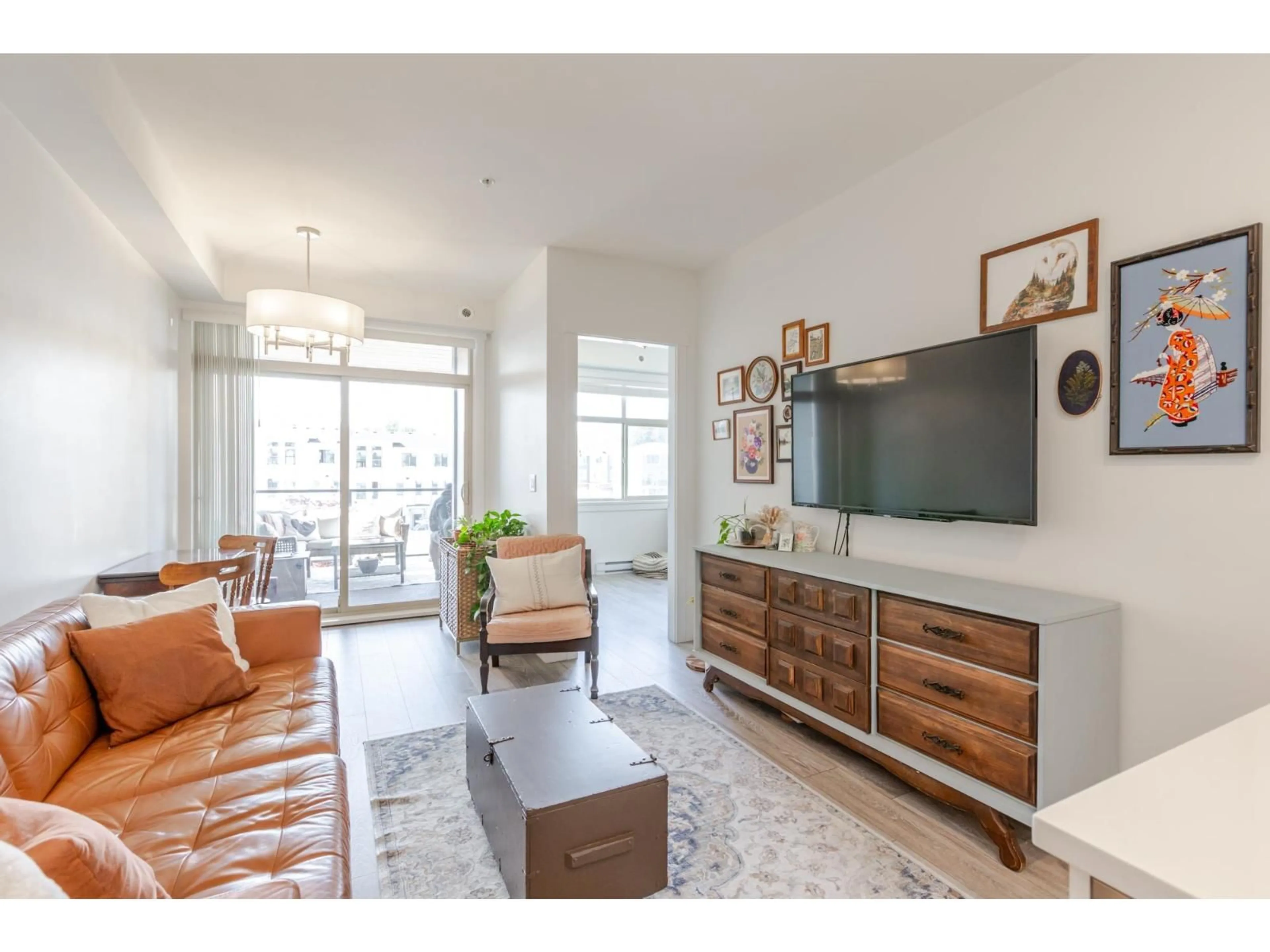 Living room with furniture, unknown for 303 - 20673 78 AVENUE, Langley British Columbia V2Y3K1