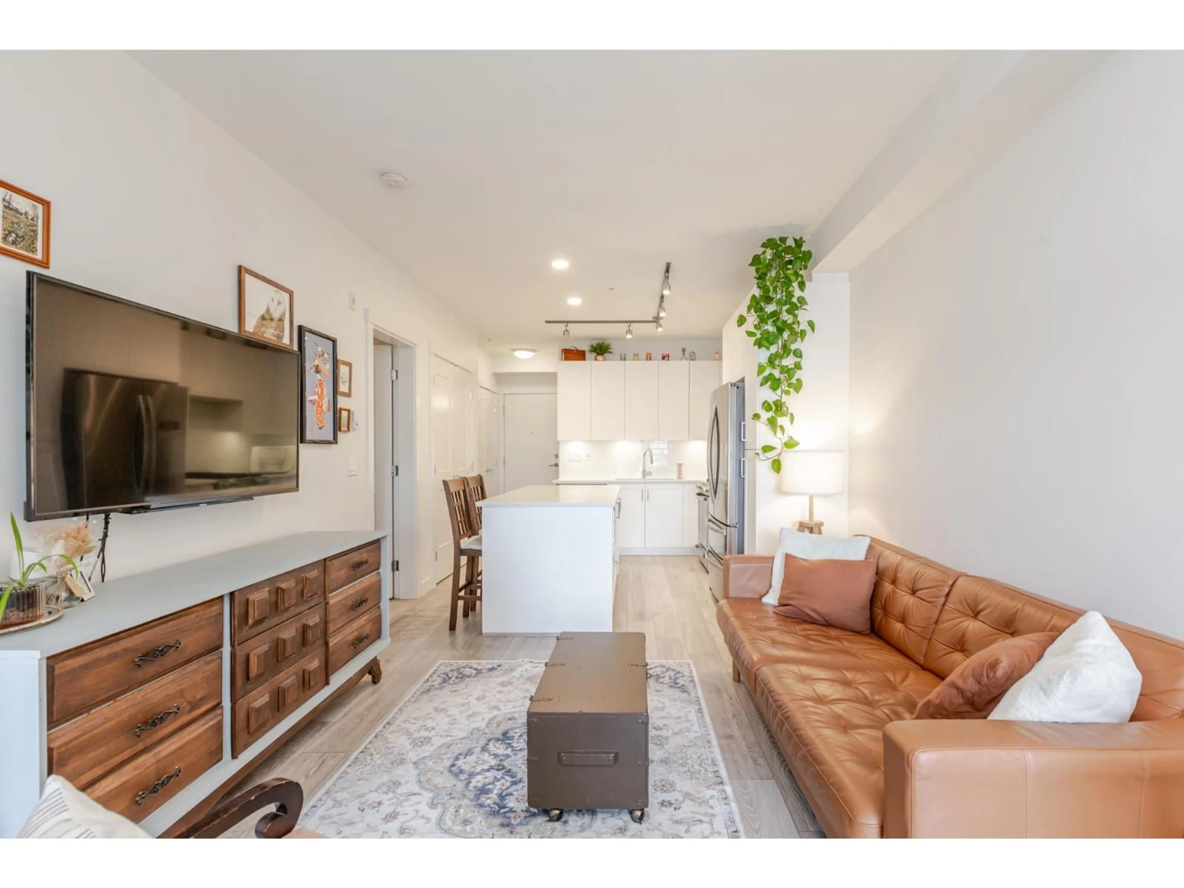 Living room with furniture, unknown for 303 - 20673 78 AVENUE, Langley British Columbia V2Y3K1