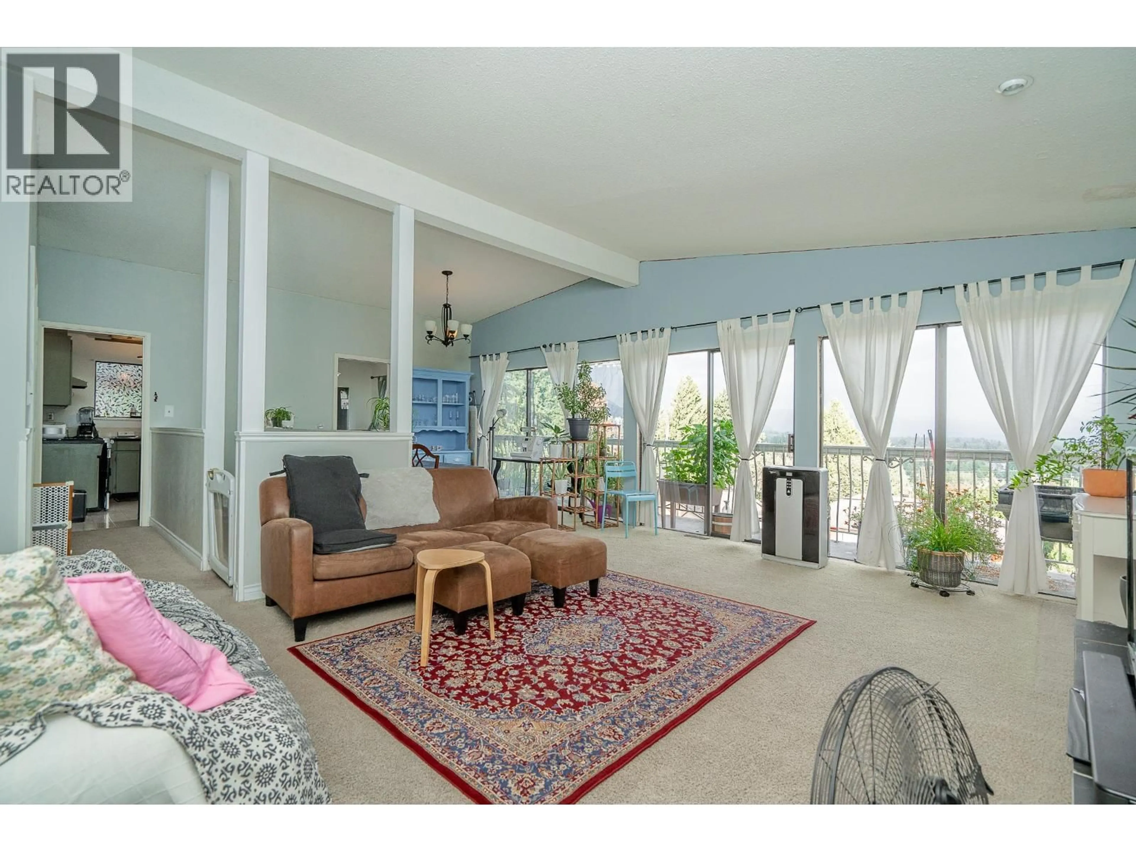 Living room with furniture, unknown for 992 SADDLE STREET, Coquitlam British Columbia V3C3N5