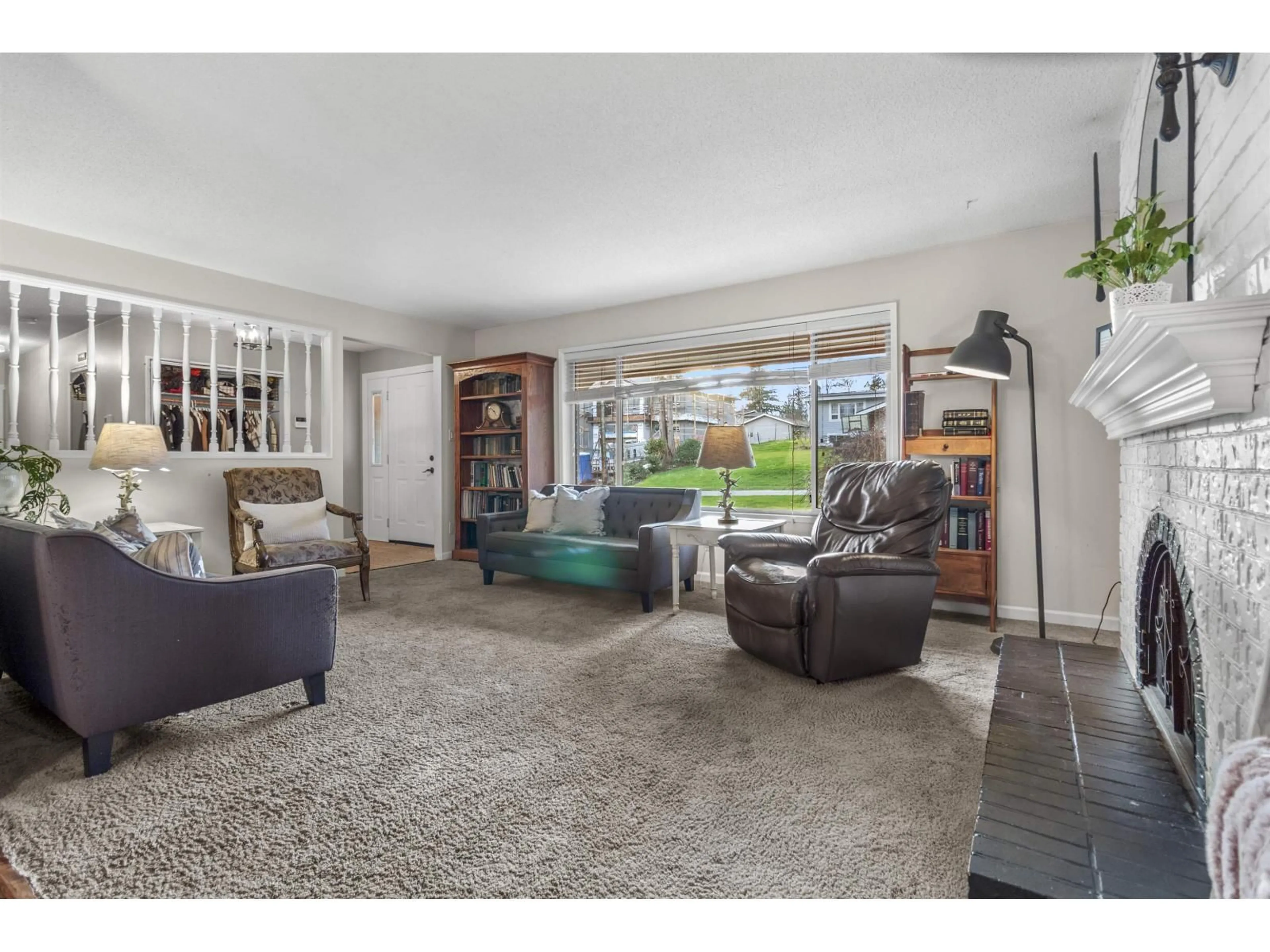 Living room with furniture, unknown for 4194 BALMORAL STREET, Abbotsford British Columbia V4X1Y5
