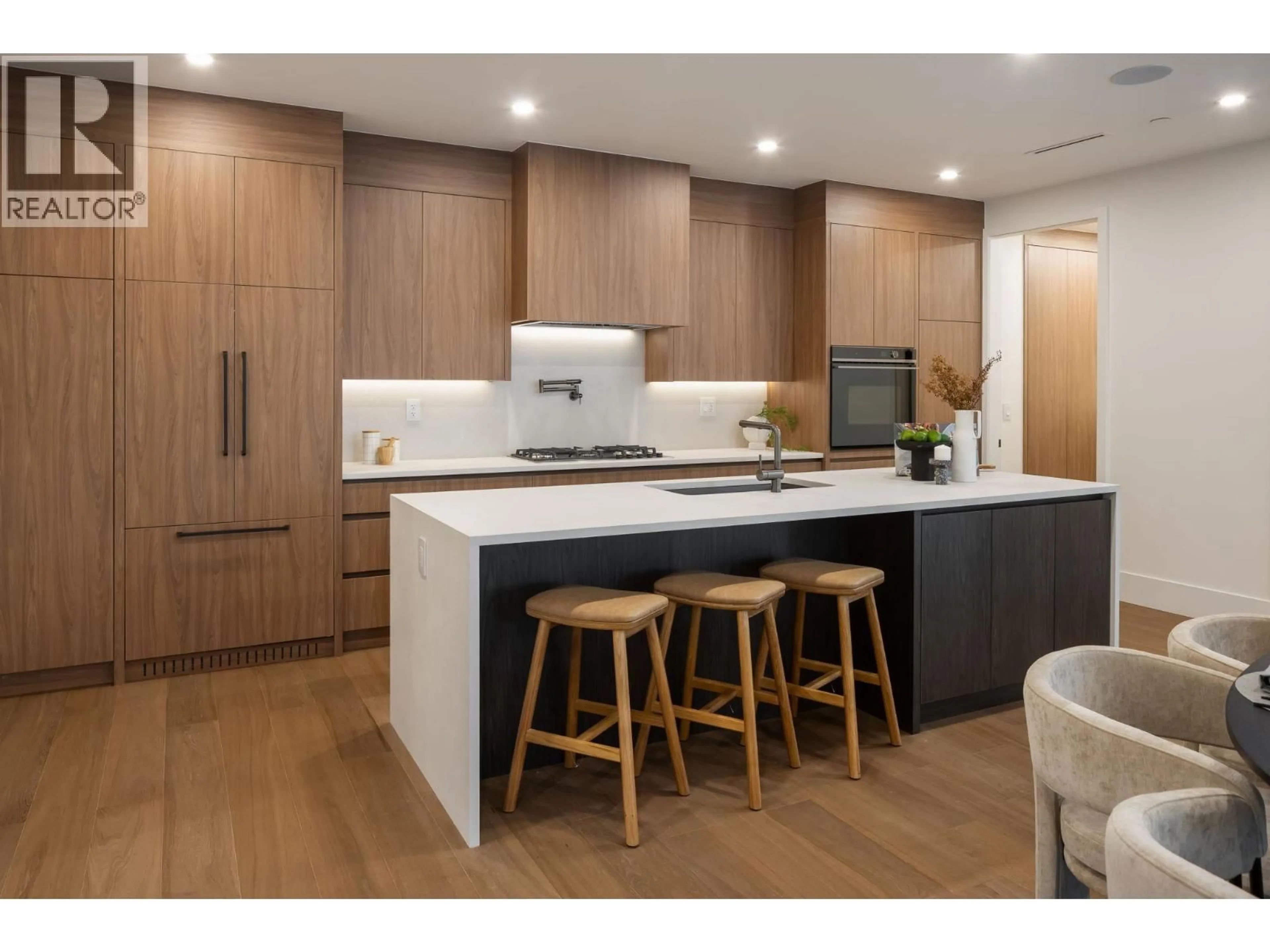 Contemporary kitchen, wood/laminate floor for 4 - 950 57TH AVENUE, Vancouver British Columbia V6P1S3