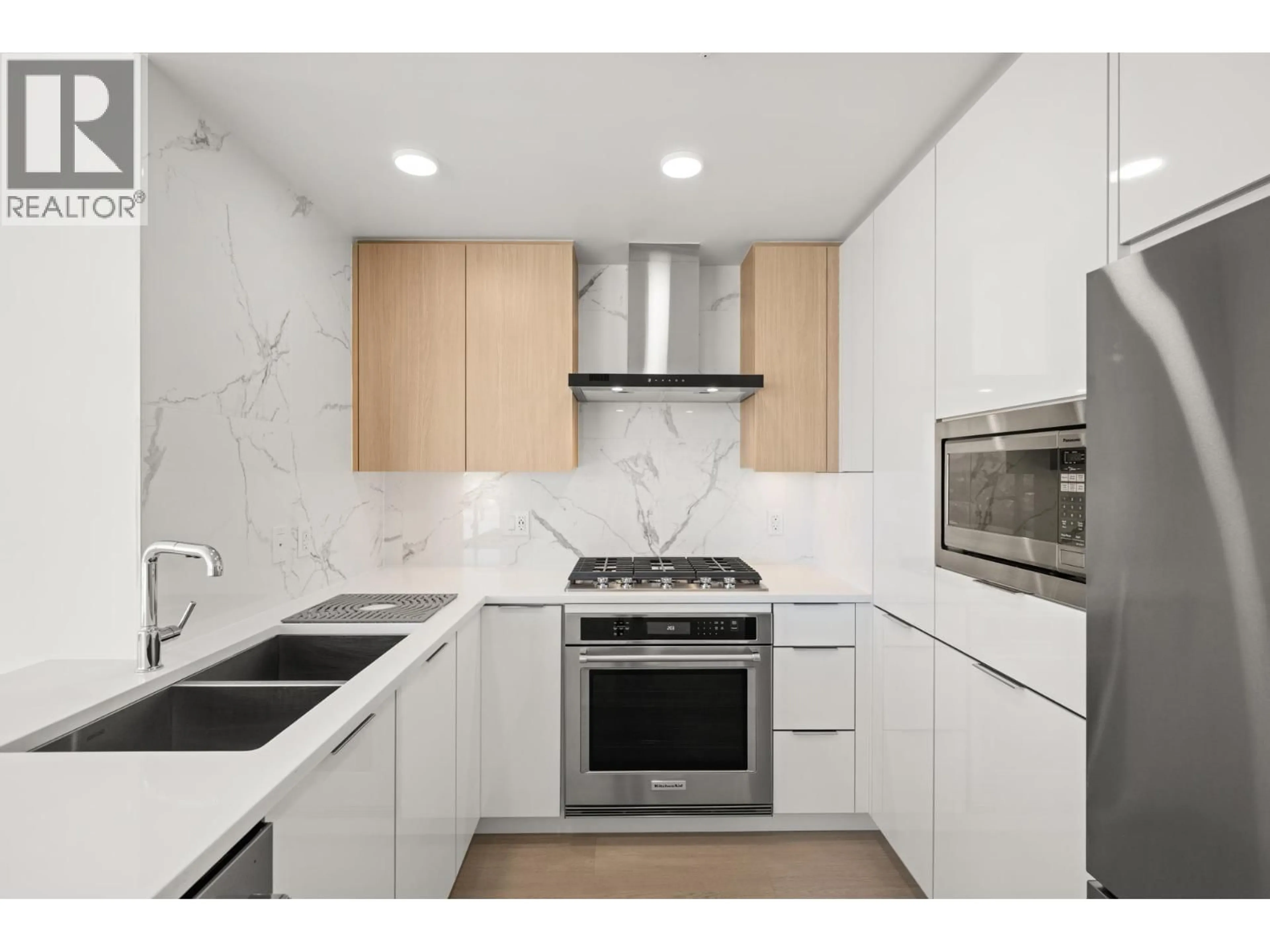 Standard kitchen, unknown for 1305 - 7683 PARK CRESCENT, Burnaby British Columbia V3N0J4