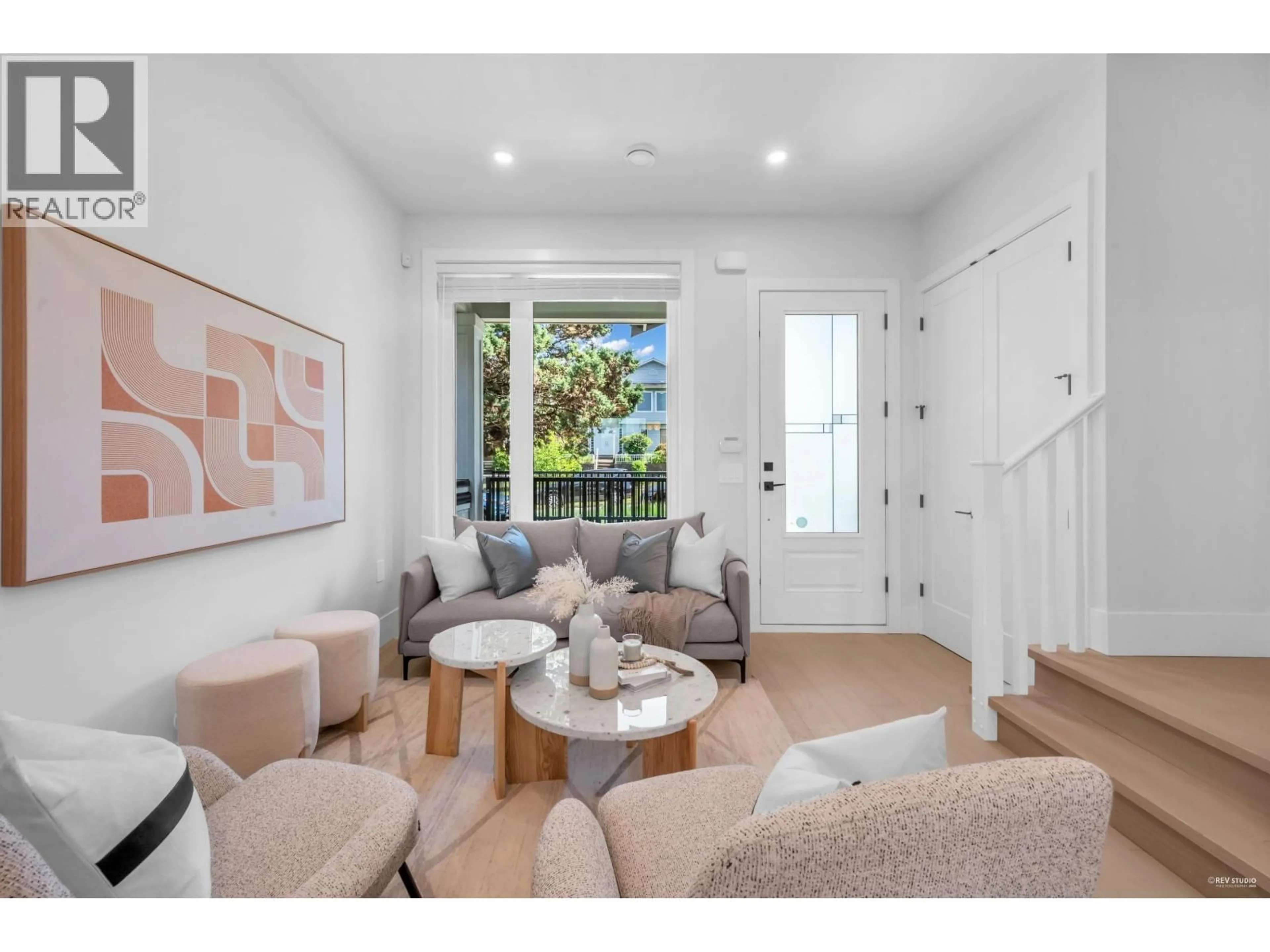 Living room with furniture, unknown for 3415 SEAFORTH DRIVE, Vancouver British Columbia V5M4C6