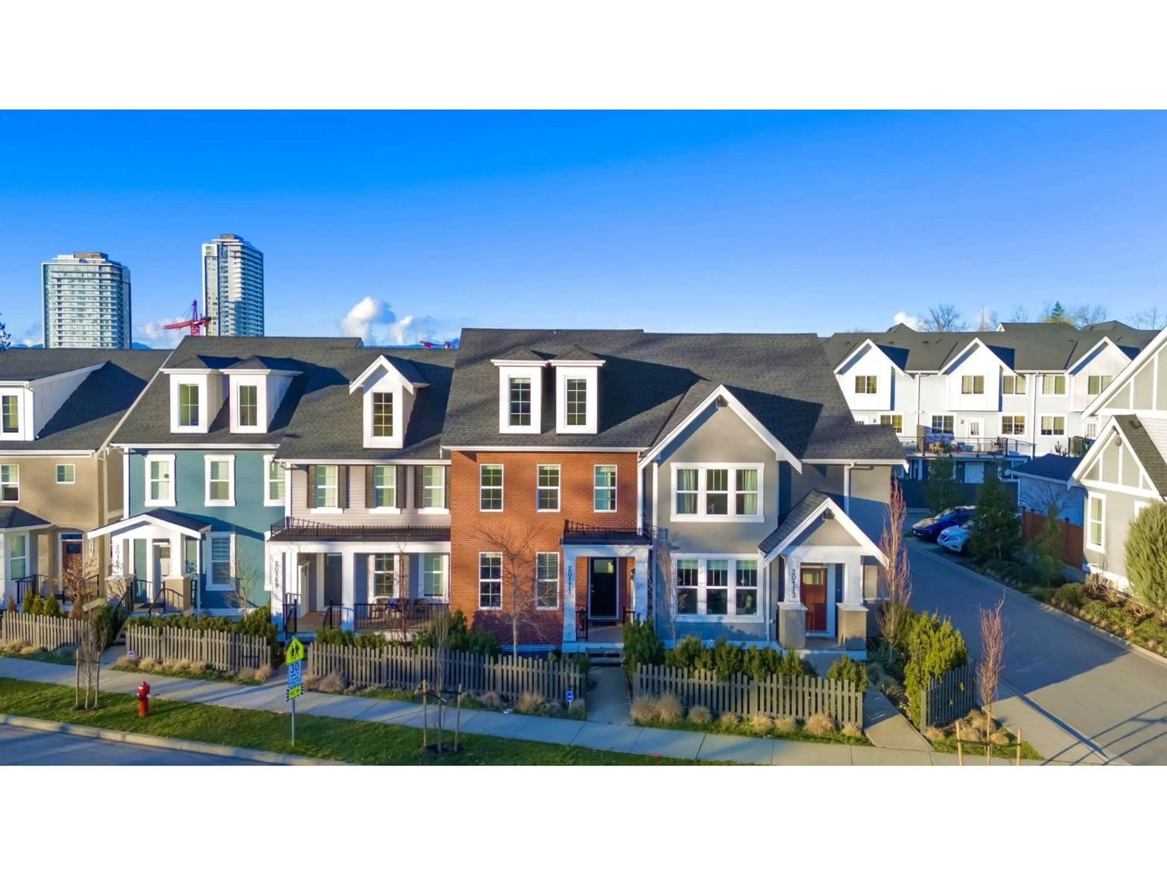 A pic from outside/outdoor area/front of a property/back of a property/a pic from drone, unknown for 20171 83 AVENUE, Langley British Columbia V2Y4L1