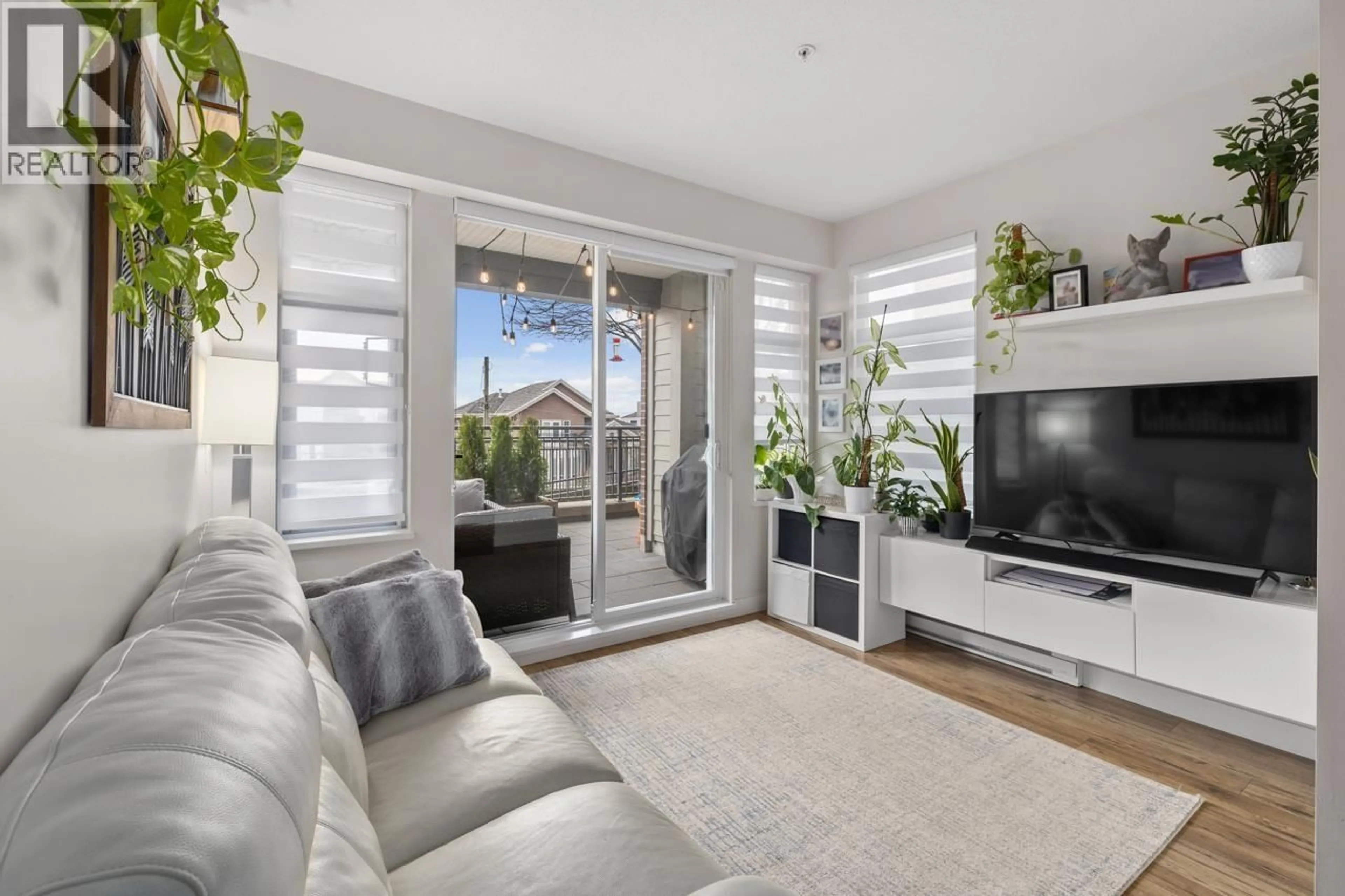 Living room with furniture, unknown for 2102 - 963 CHARLAND AVENUE, Coquitlam British Columbia V3K0E2