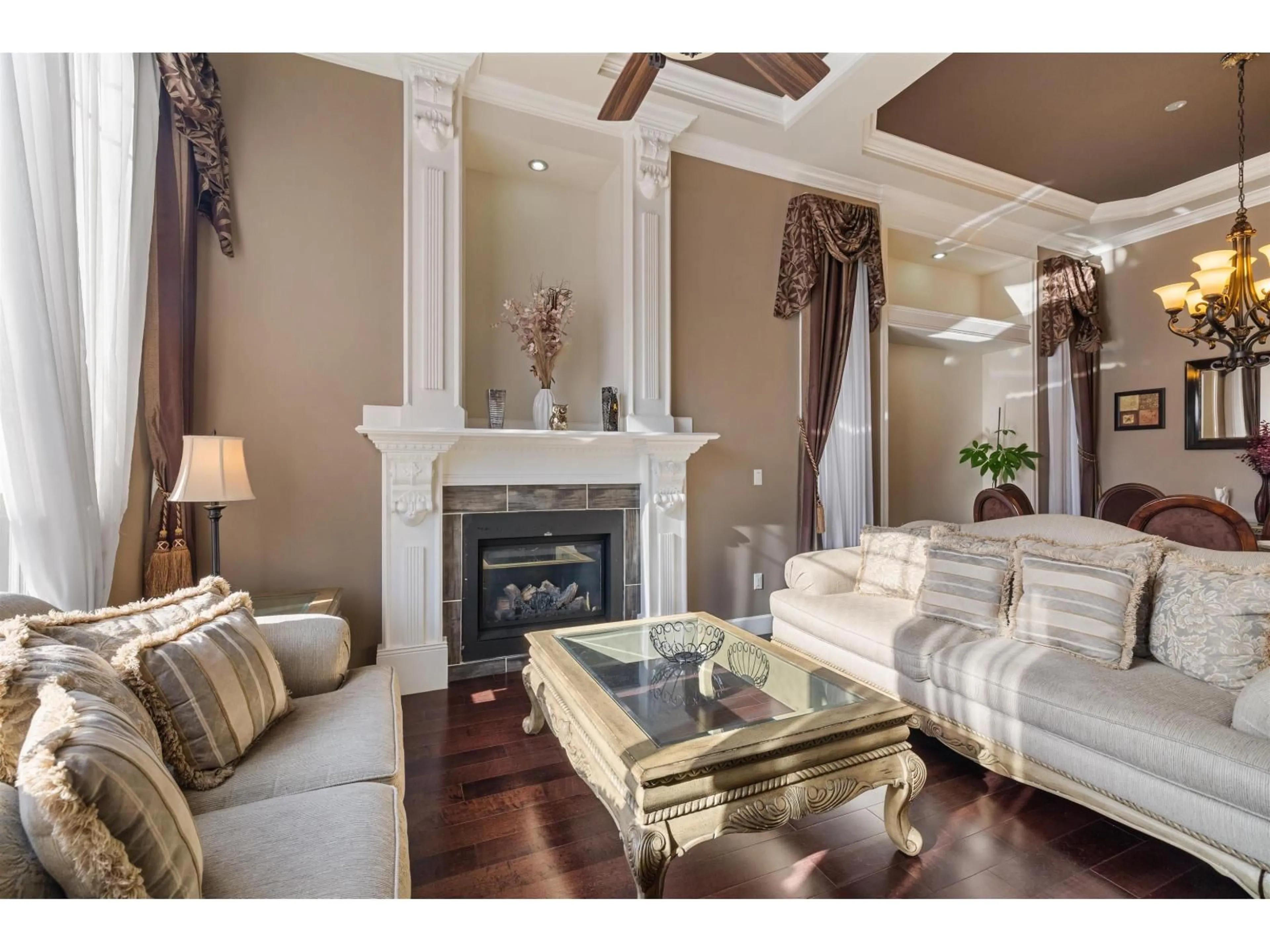 Living room with furniture, wood/laminate floor for 14149 76 AVENUE, Surrey British Columbia V3W6K7