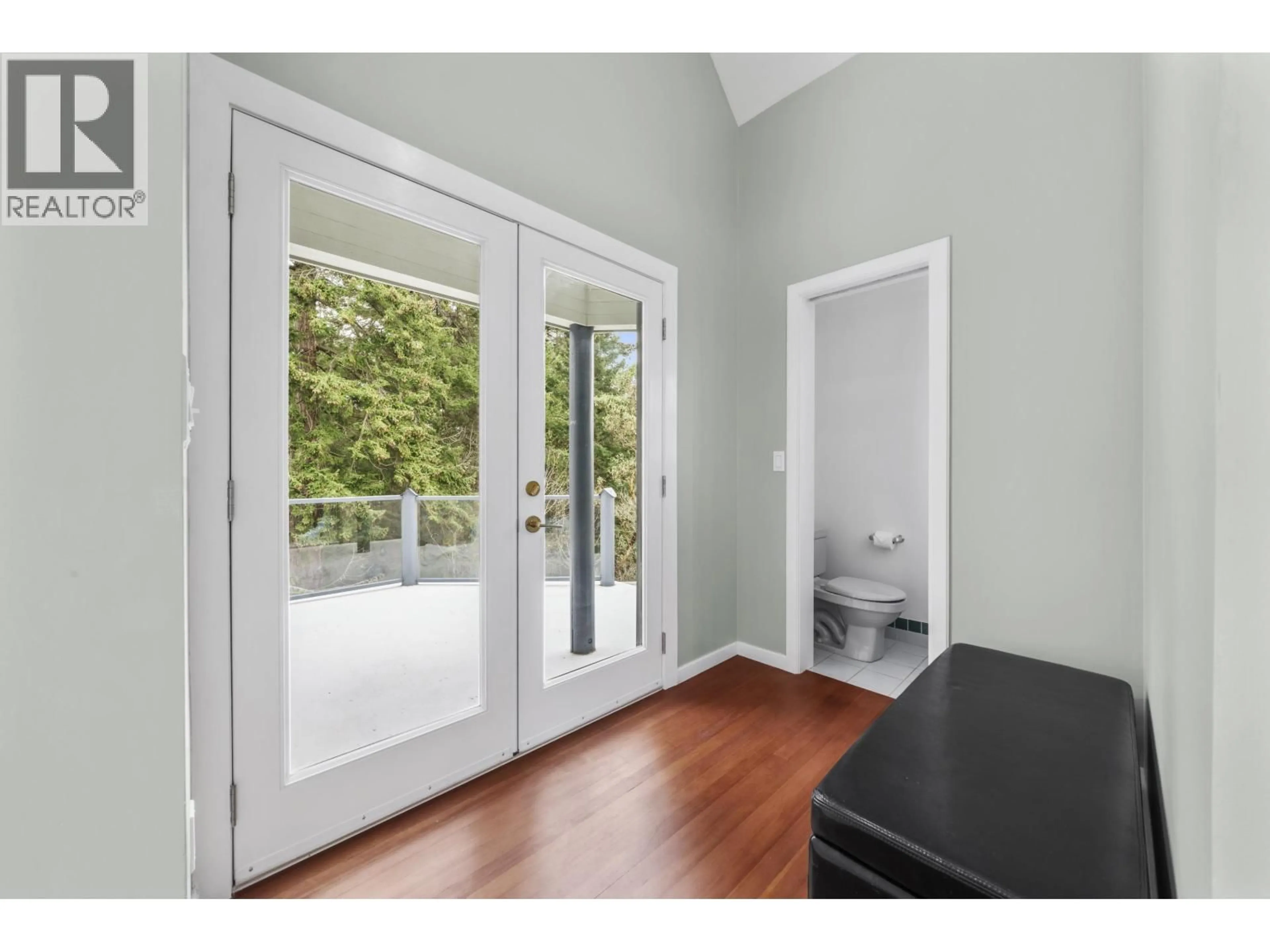 Indoor entryway for 28 PASSAGE ISLAND, Vancouver British Columbia V7W1V7
