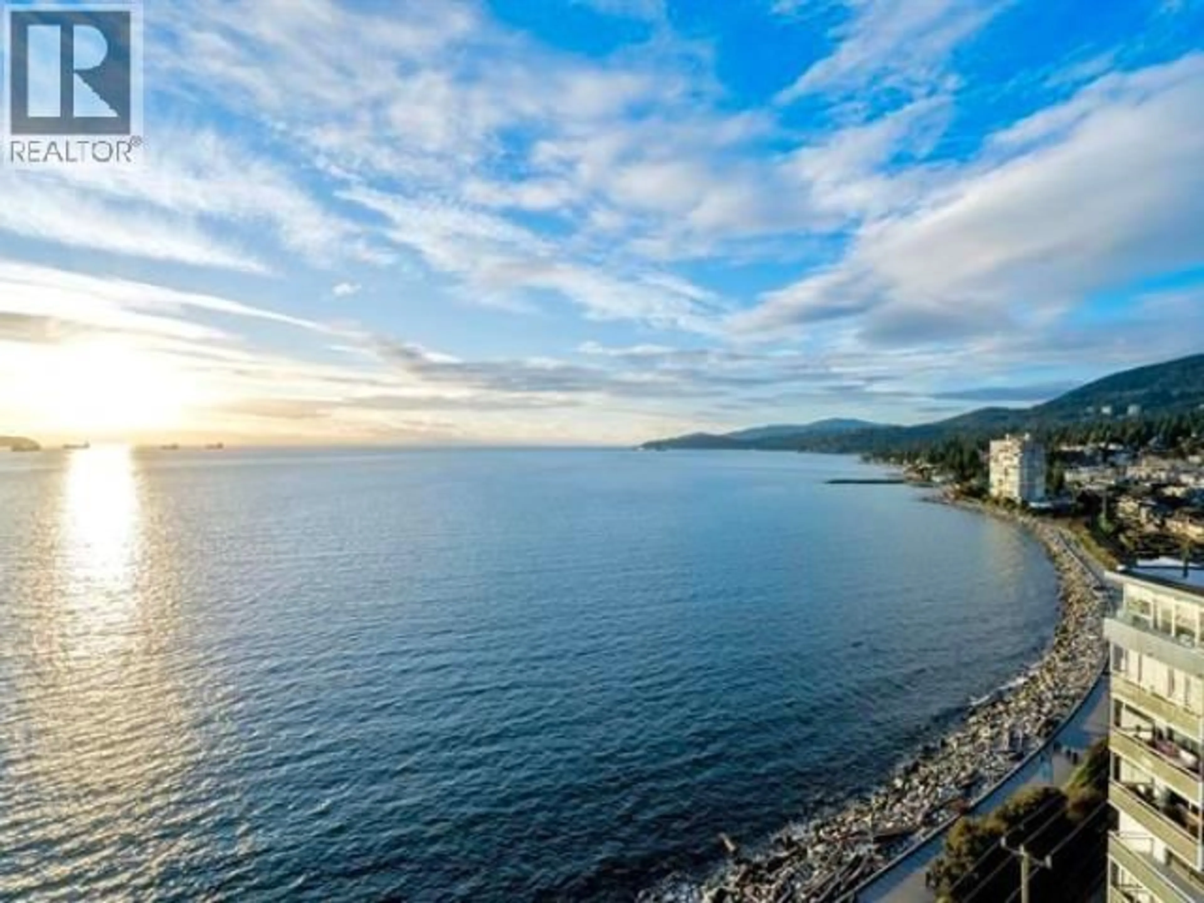A pic from outside/outdoor area/front of a property/back of a property/a pic from drone, water/lake/river/ocean view for 1401 - 2240 BELLEVUE AVENUE, West Vancouver British Columbia V7V1C6