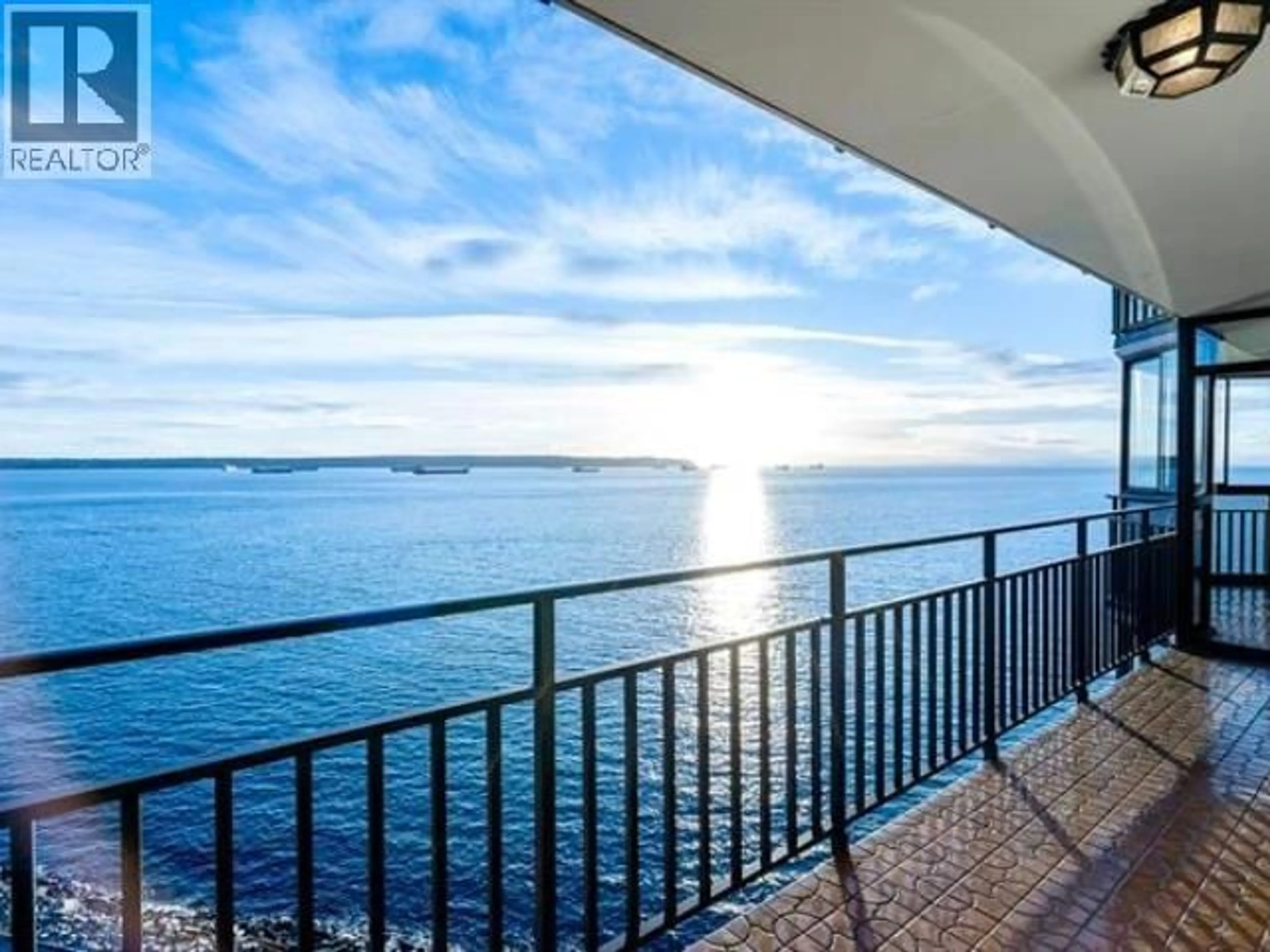 Balcony in the apartment, water/lake/river/ocean view for 1401 - 2240 BELLEVUE AVENUE, West Vancouver British Columbia V7V1C6