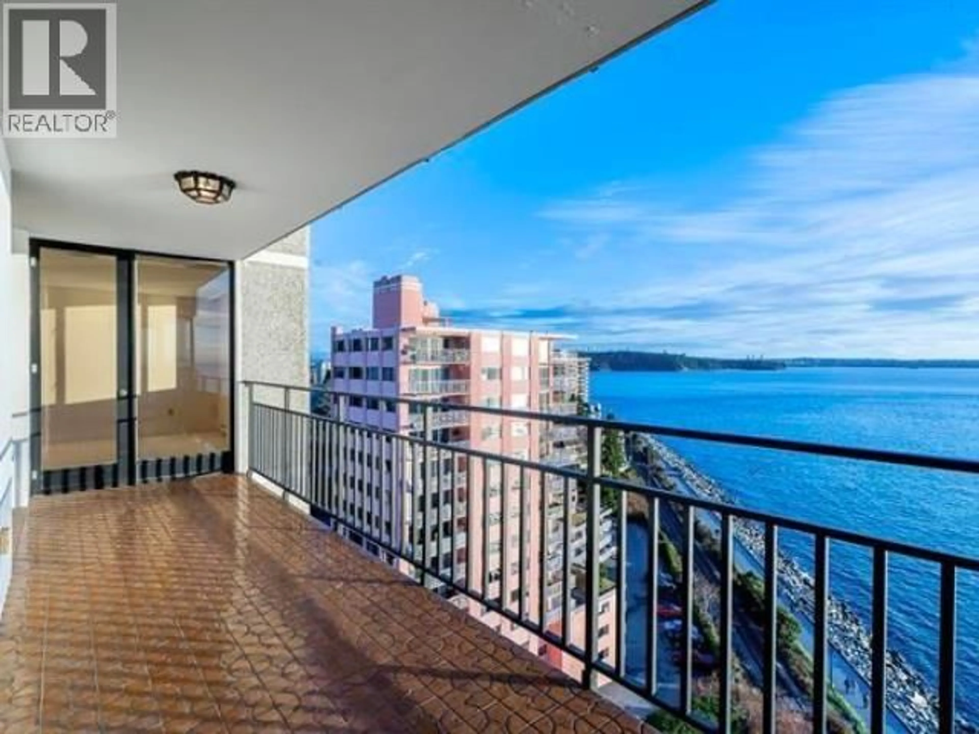Balcony in the apartment, water/lake/river/ocean view for 1401 - 2240 BELLEVUE AVENUE, West Vancouver British Columbia V7V1C6