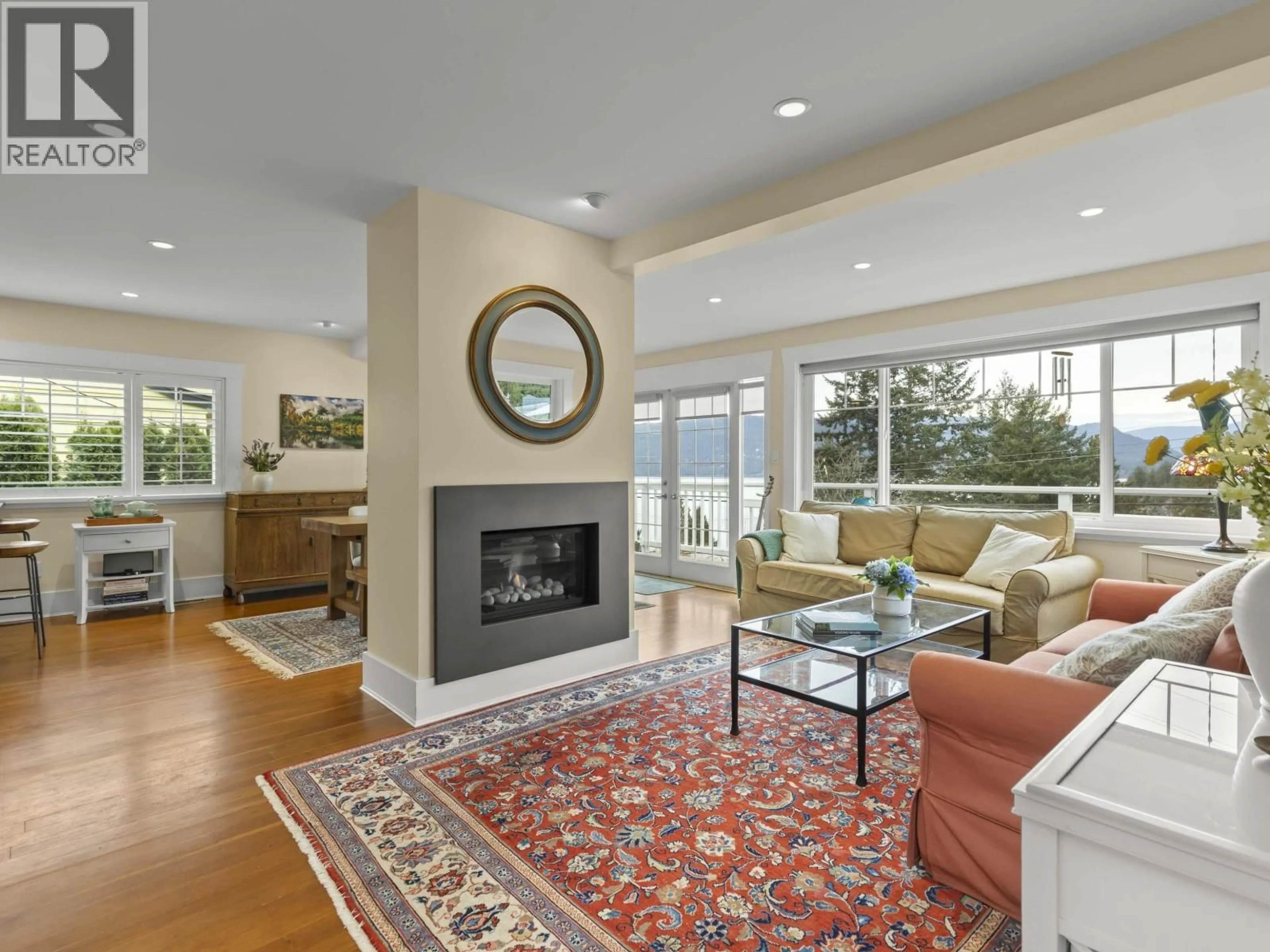 Living room with furniture, unknown for 6252 WELLINGTON AVENUE, West Vancouver British Columbia V7W2H4