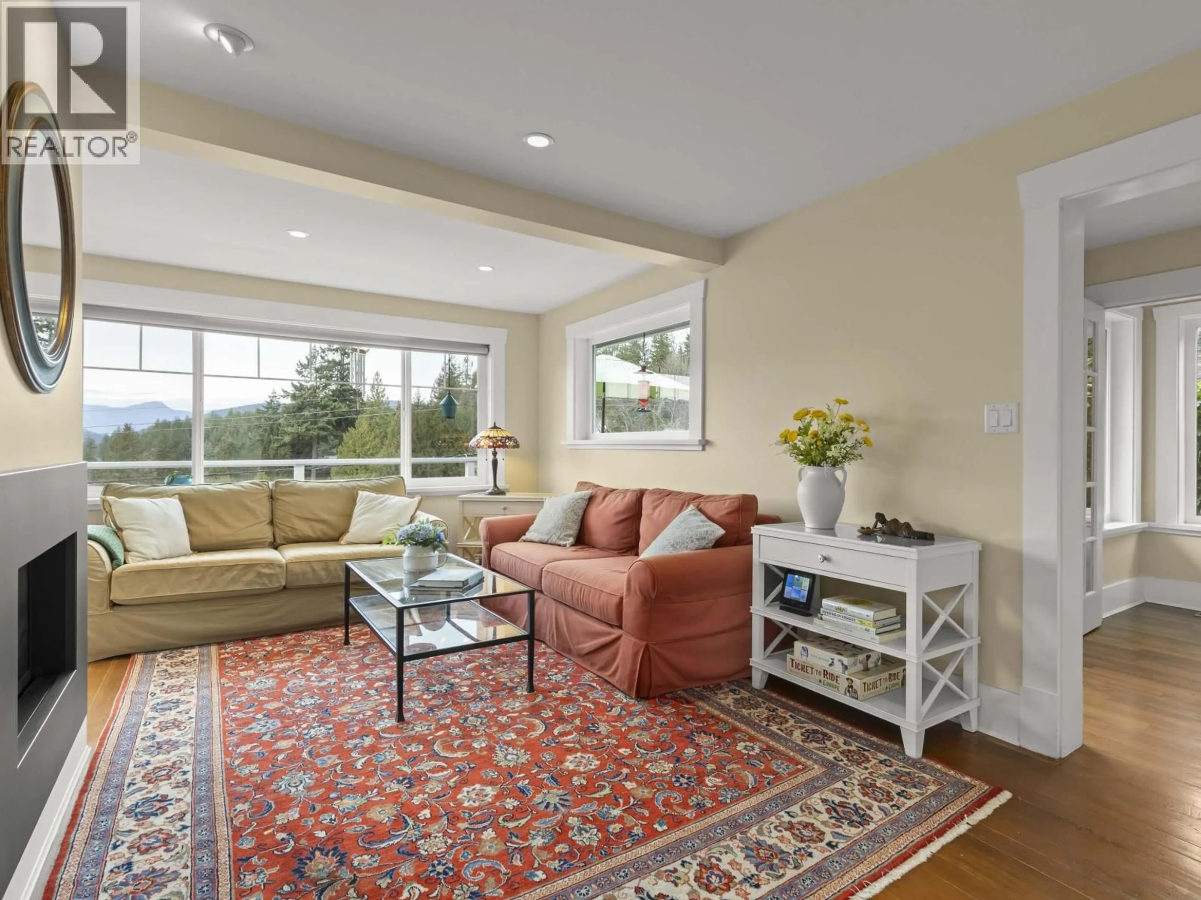 Living room with furniture, unknown for 6252 WELLINGTON AVENUE, West Vancouver British Columbia V7W2H4