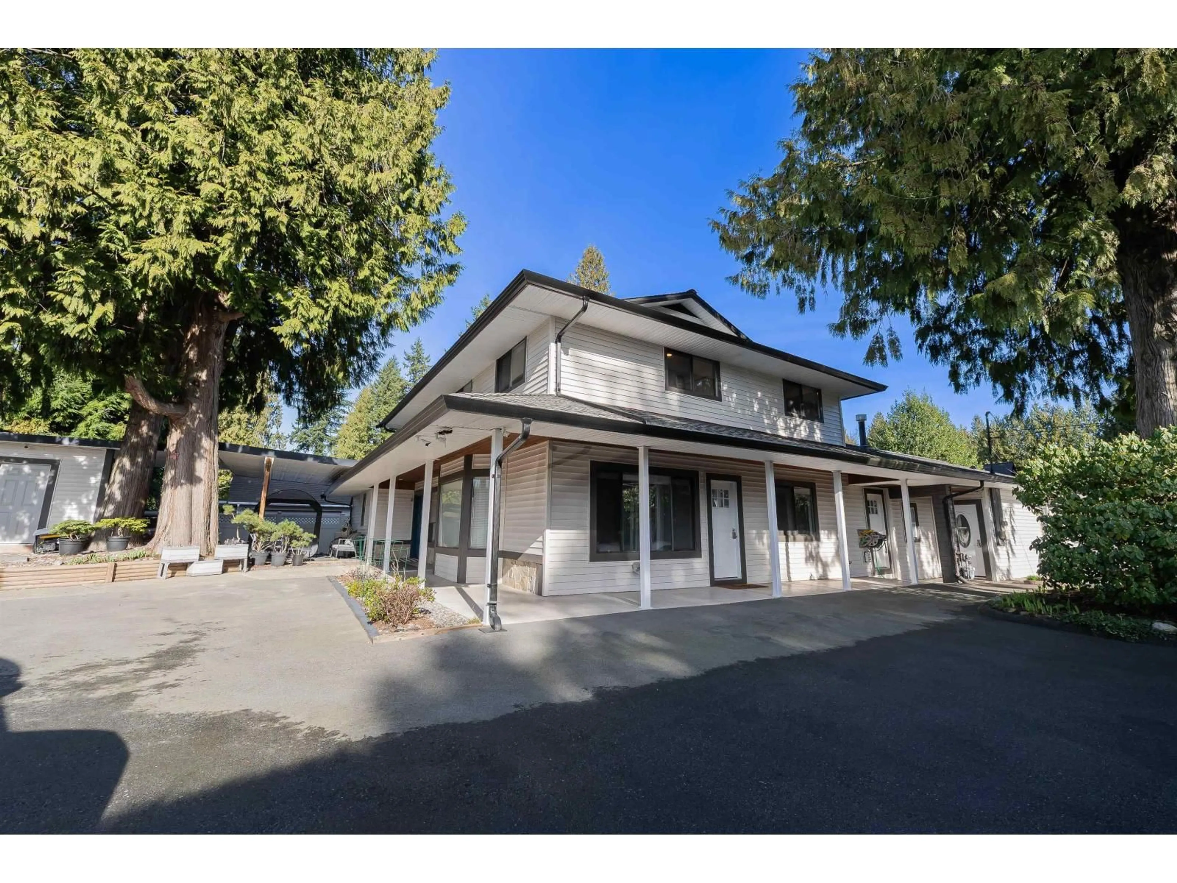 A pic from outside/outdoor area/front of a property/back of a property/a pic from drone, street for 9252 204 STREET, Langley British Columbia V1M1B7