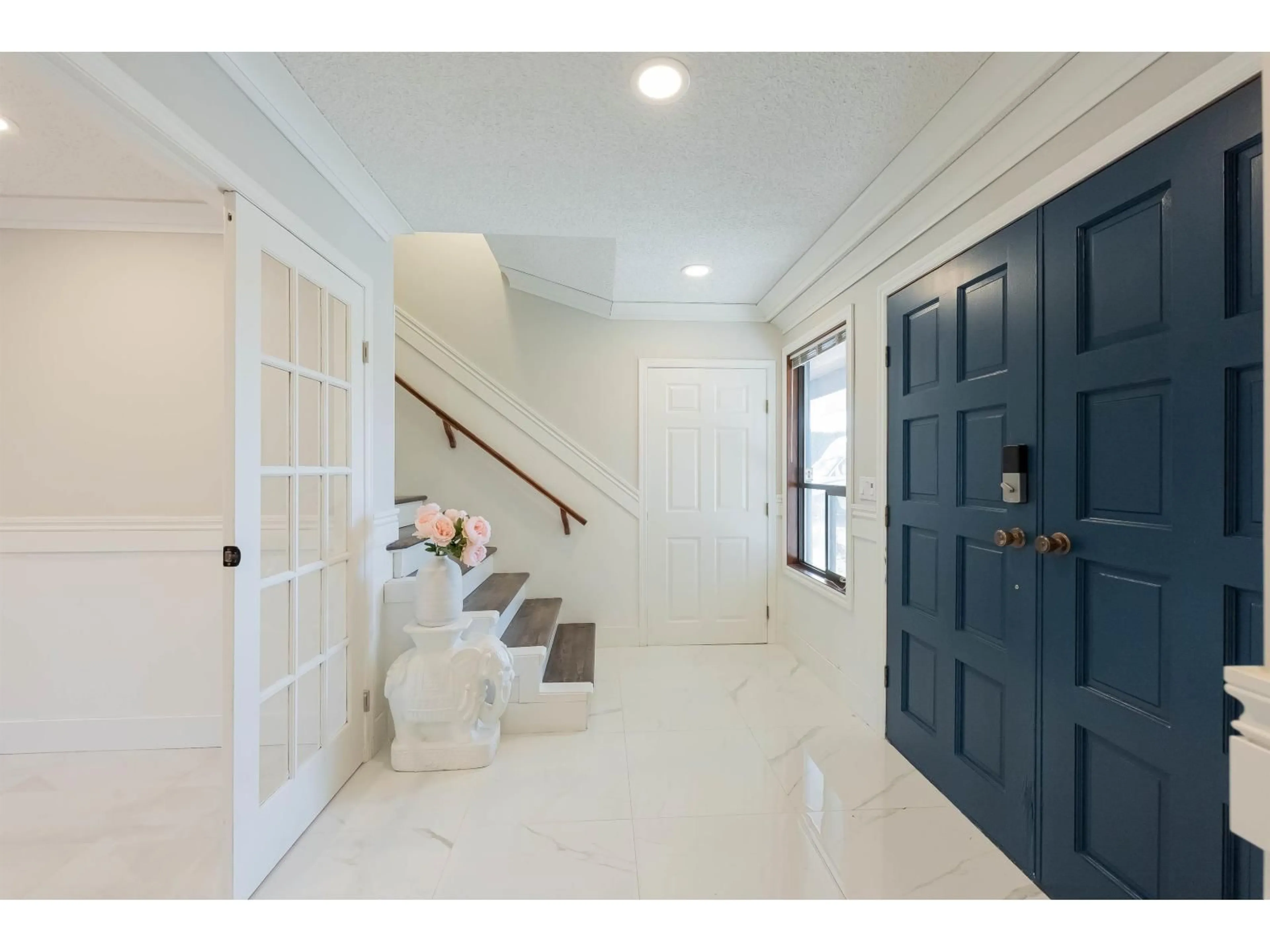 Indoor entryway for 9252 204 STREET, Langley British Columbia V1M1B7