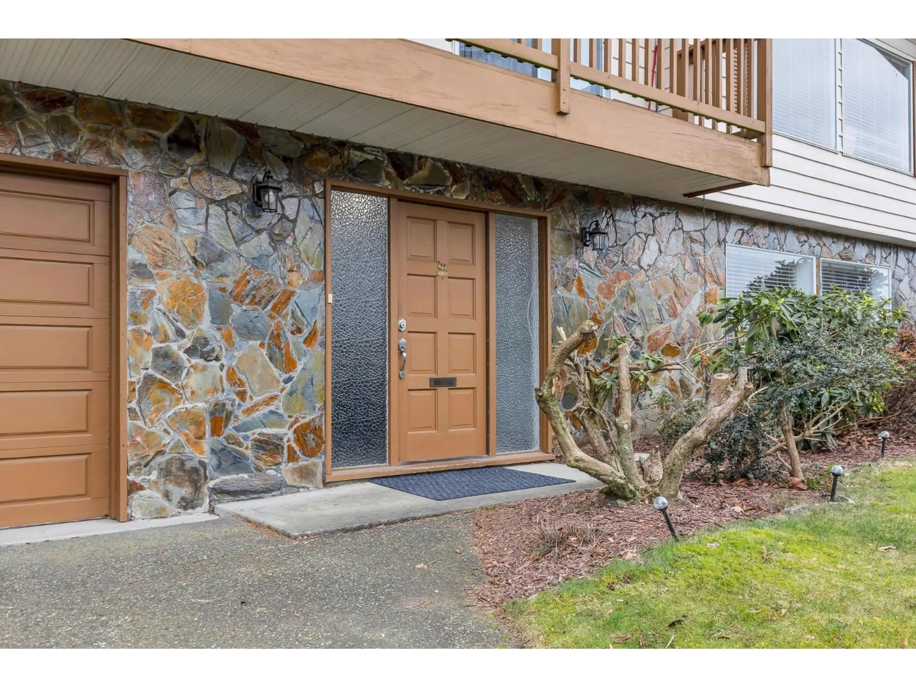 Indoor entryway for 34648 BLATCHFORD WAY, Abbotsford British Columbia V2S6M7