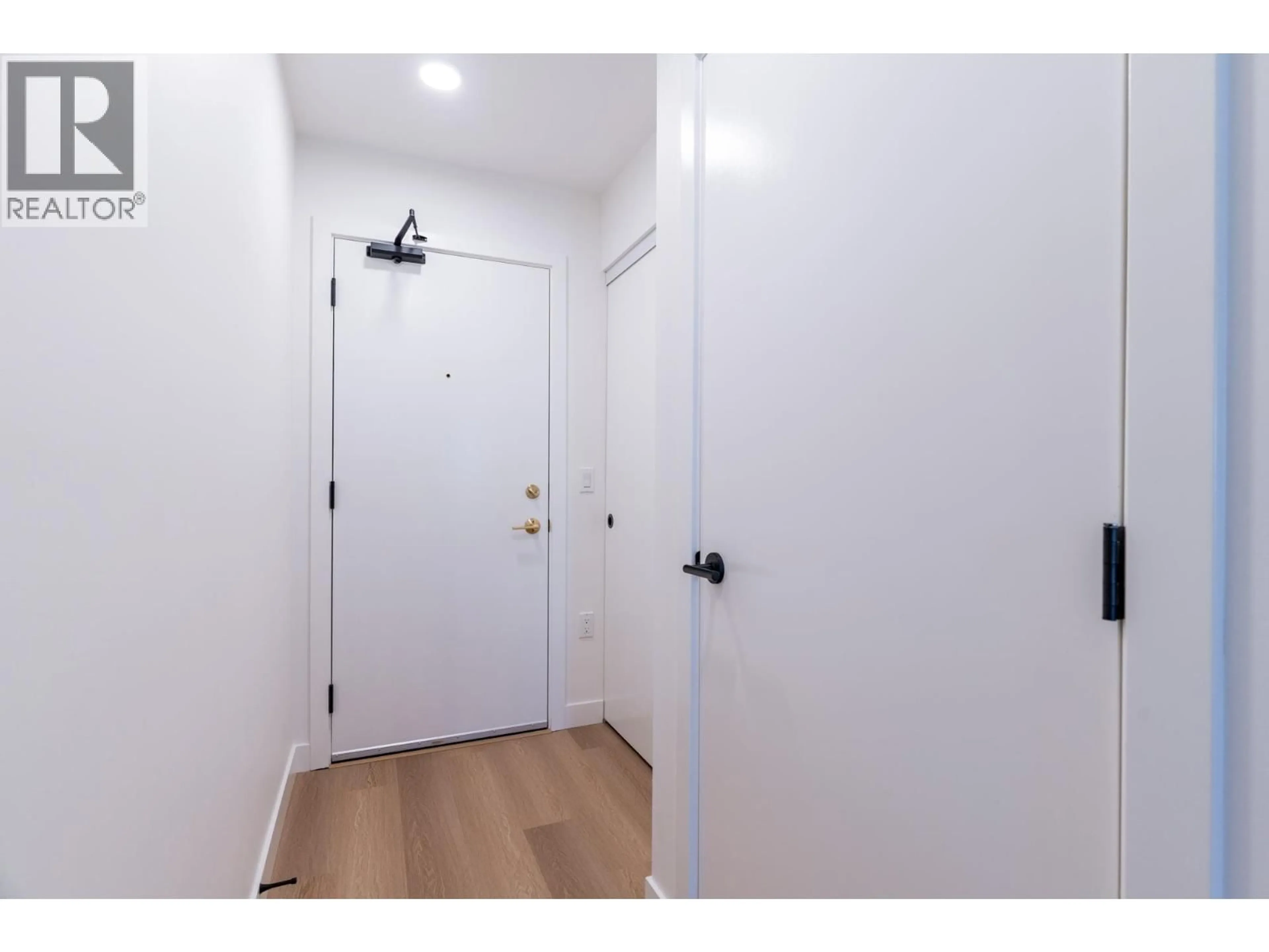 Indoor entryway for 616 - 215 MCBAY LANE, Coquitlam British Columbia V3K0H7