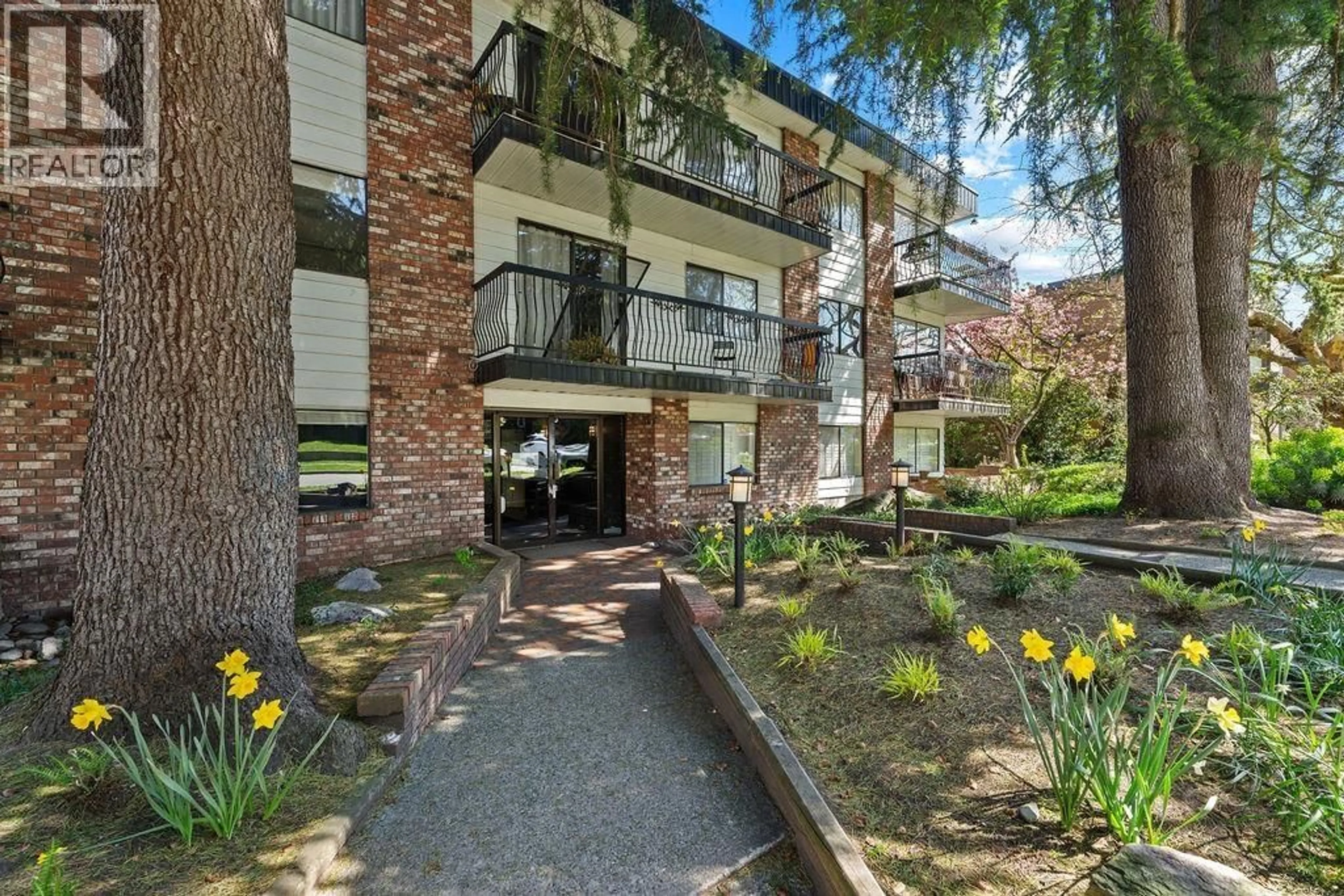 Unknown for 305 - 2330 MAPLE STREET, Vancouver British Columbia V6J3T6