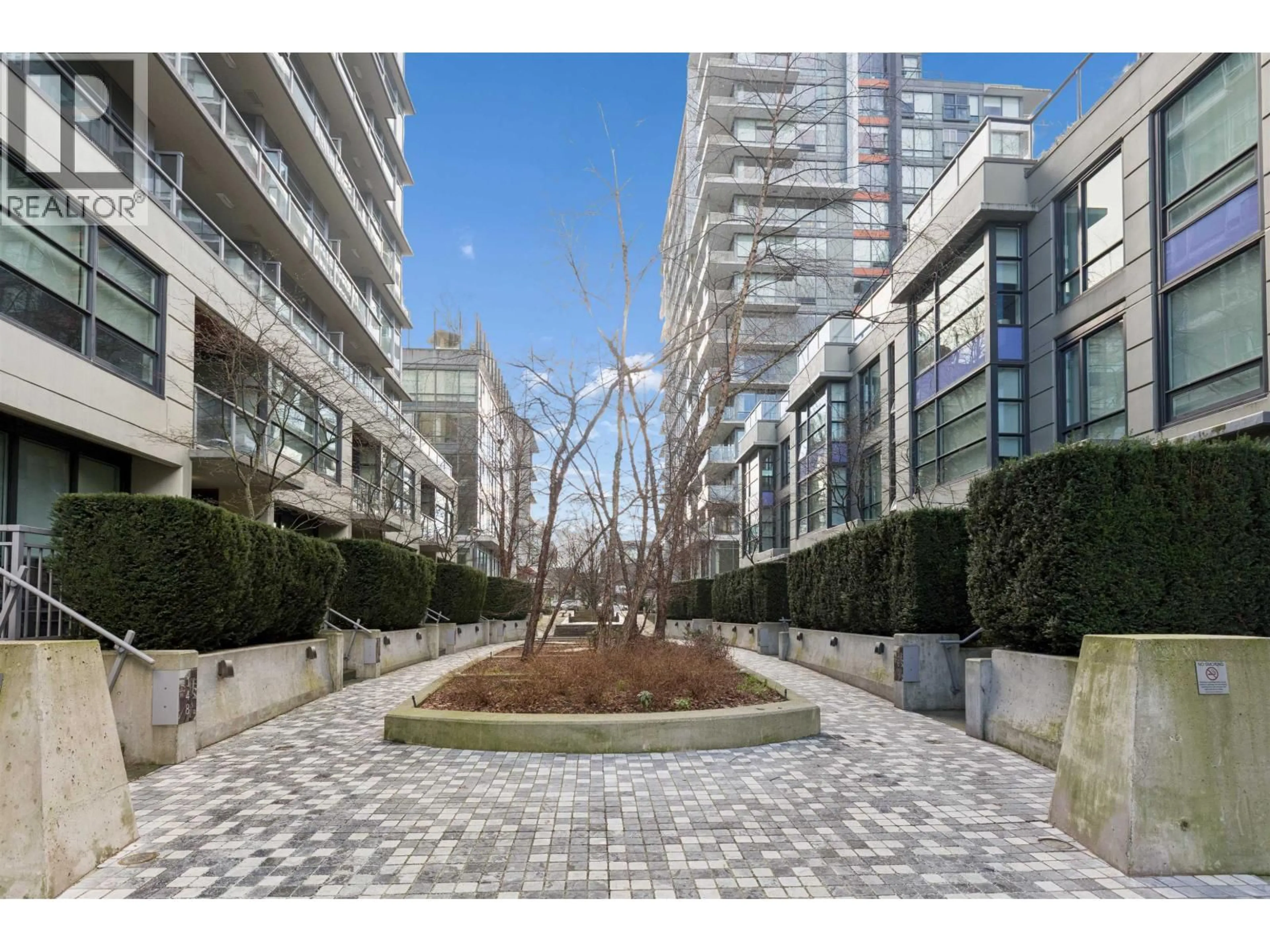 Patio, street for 156 1ST AVENUE, Vancouver British Columbia V5Y0H6