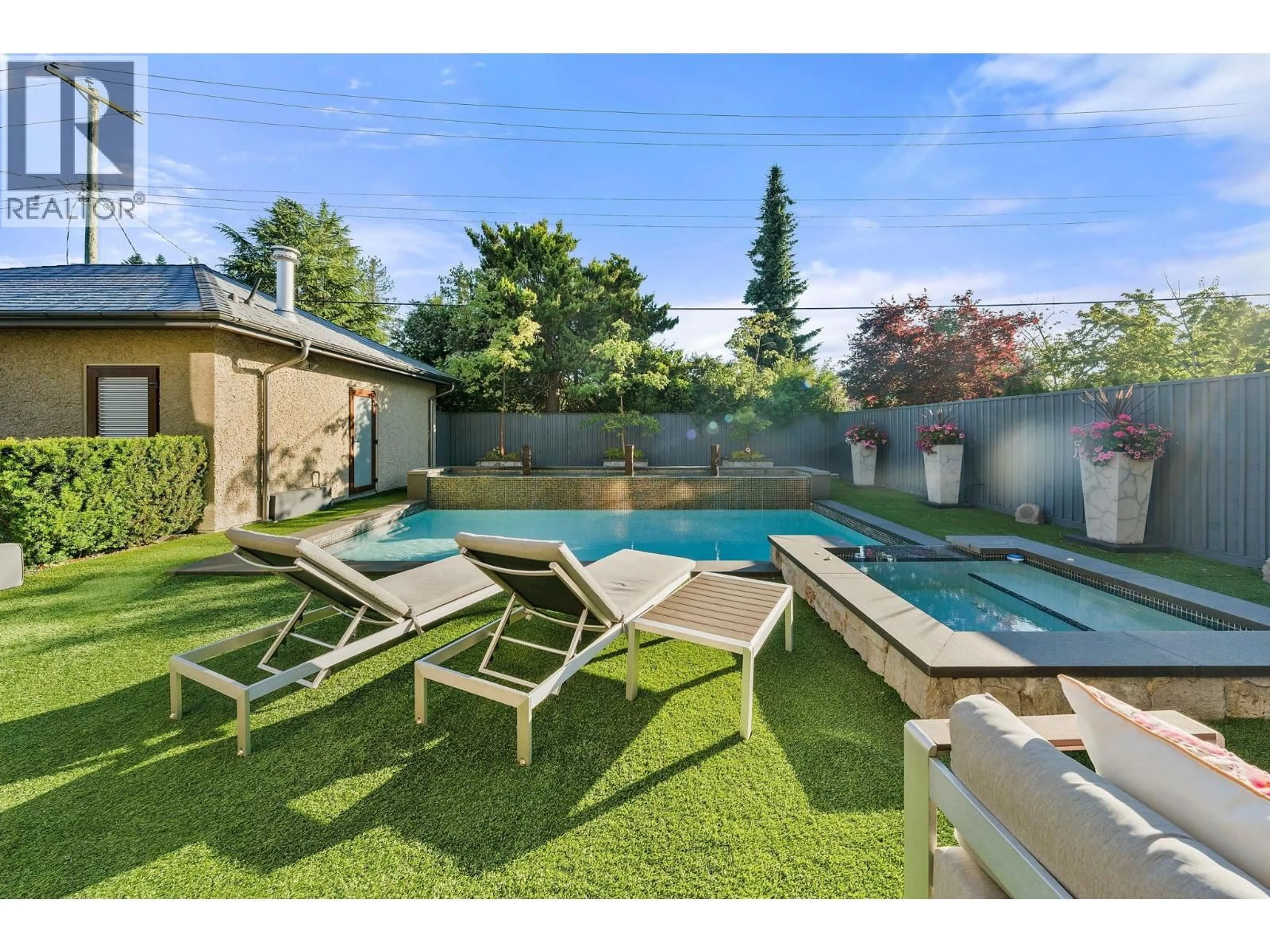 Unknown for 2809 EDGEMONT BOULEVARD, North Vancouver British Columbia V7R2N3