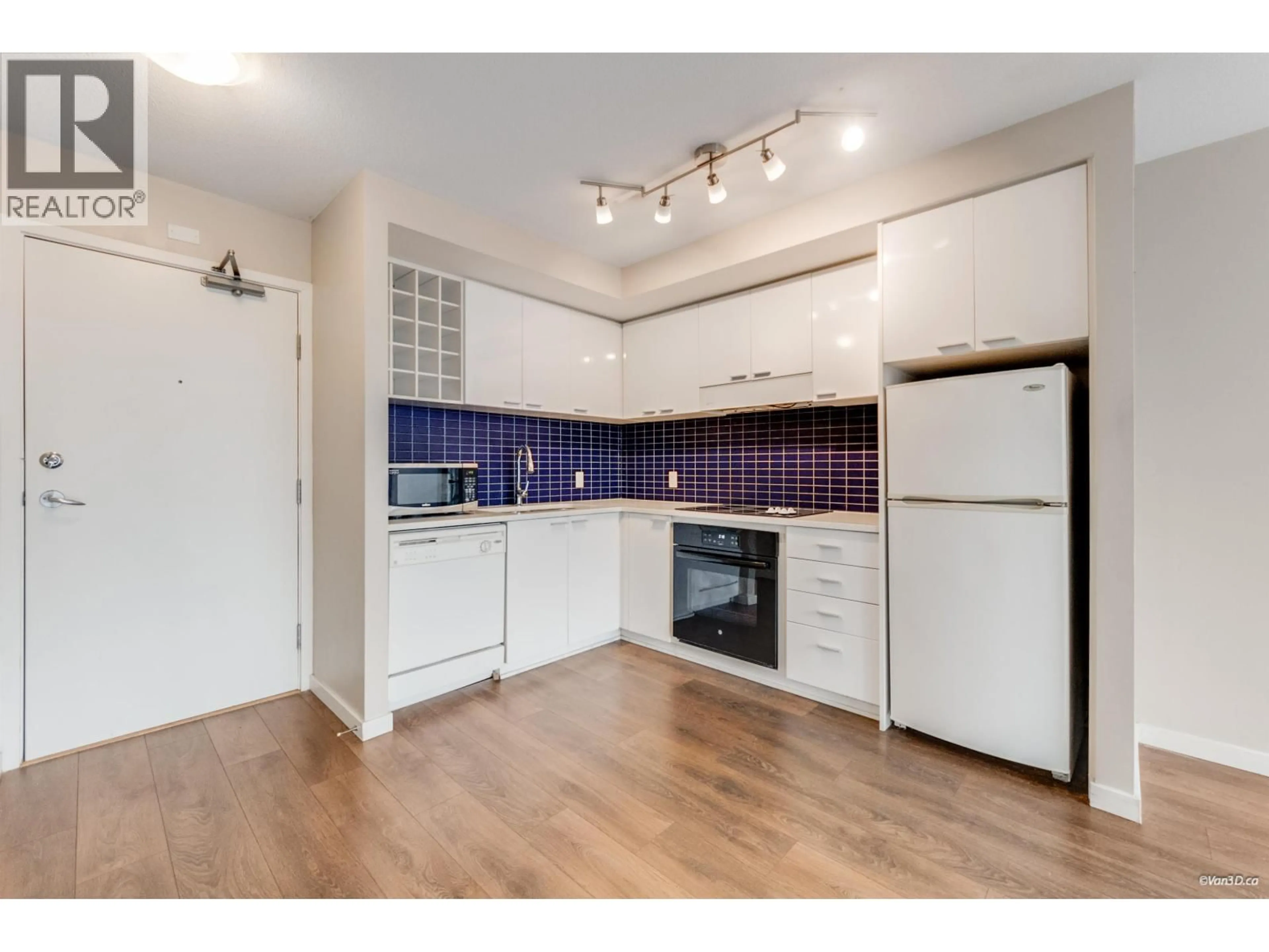 Standard kitchen, wood/laminate floor for 1209 - 131 REGIMENT SQUARE, Vancouver British Columbia V6B1X6