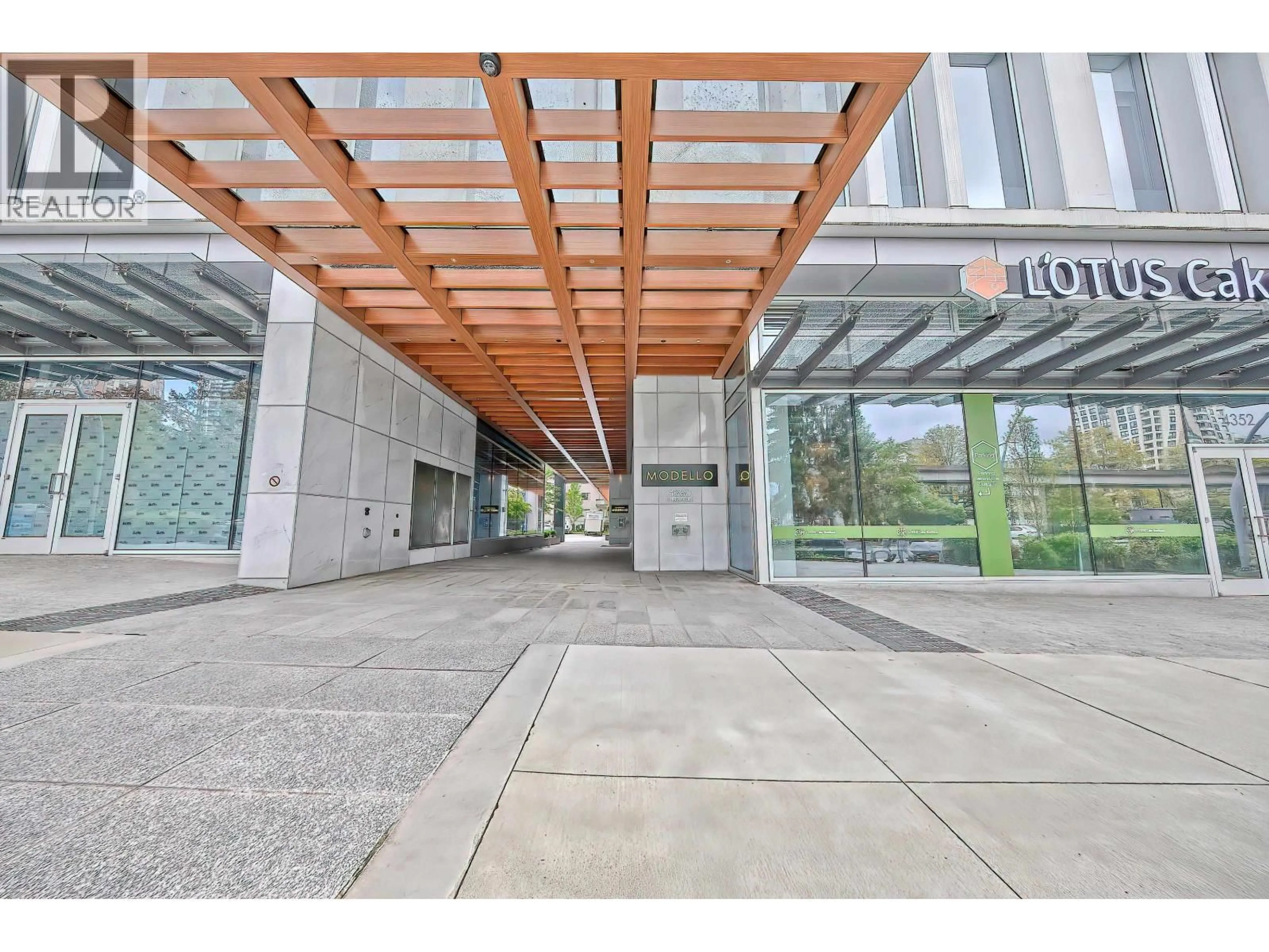 Indoor foyer for 2703 - 4360 BERESFORD STREET, Burnaby British Columbia V5H0G2