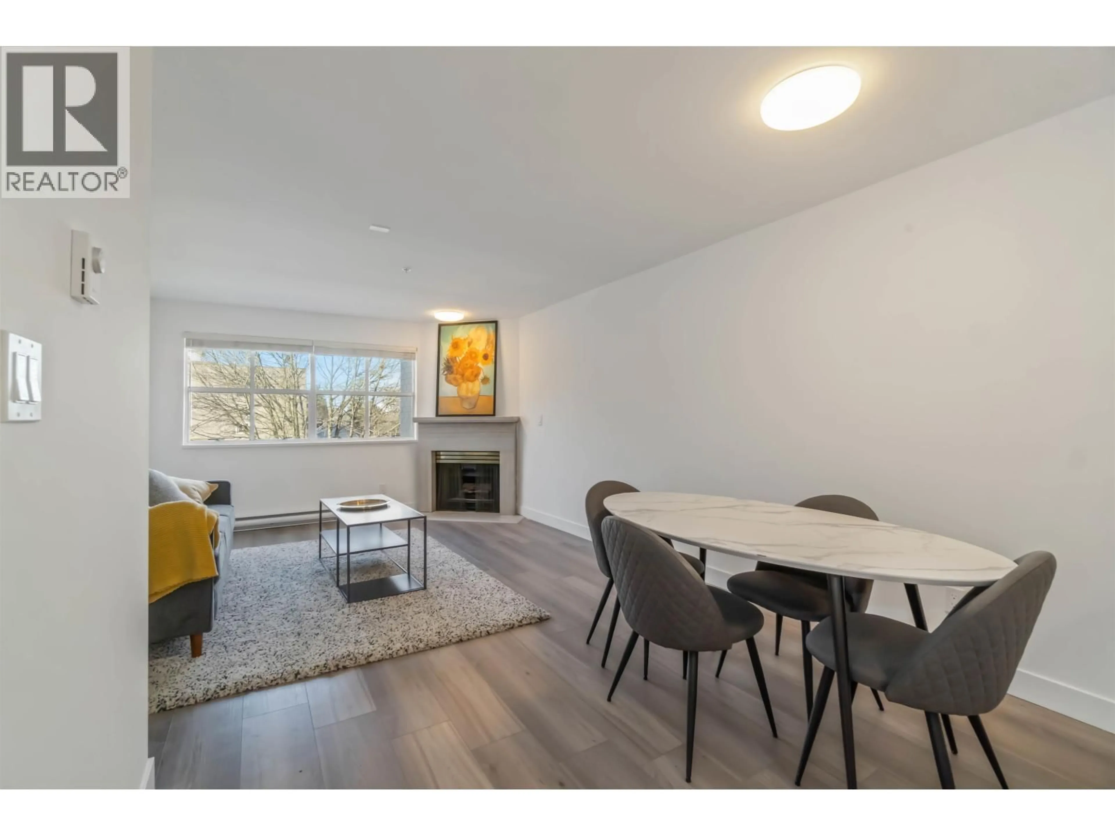 Unknown for 309 - 2928 COMMERCIAL DRIVE, Vancouver British Columbia V5N4C9